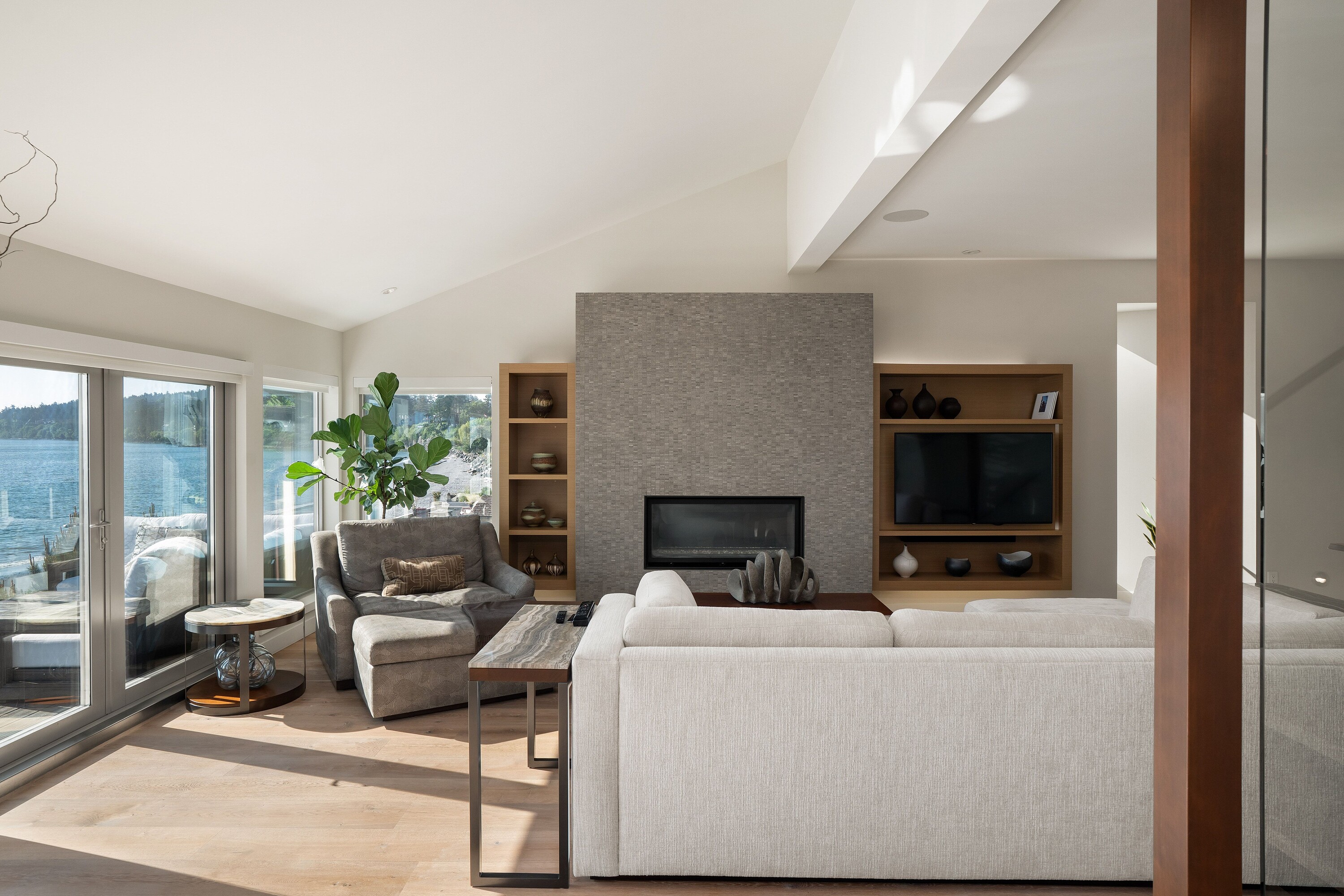 5039 Cordova Bay Road