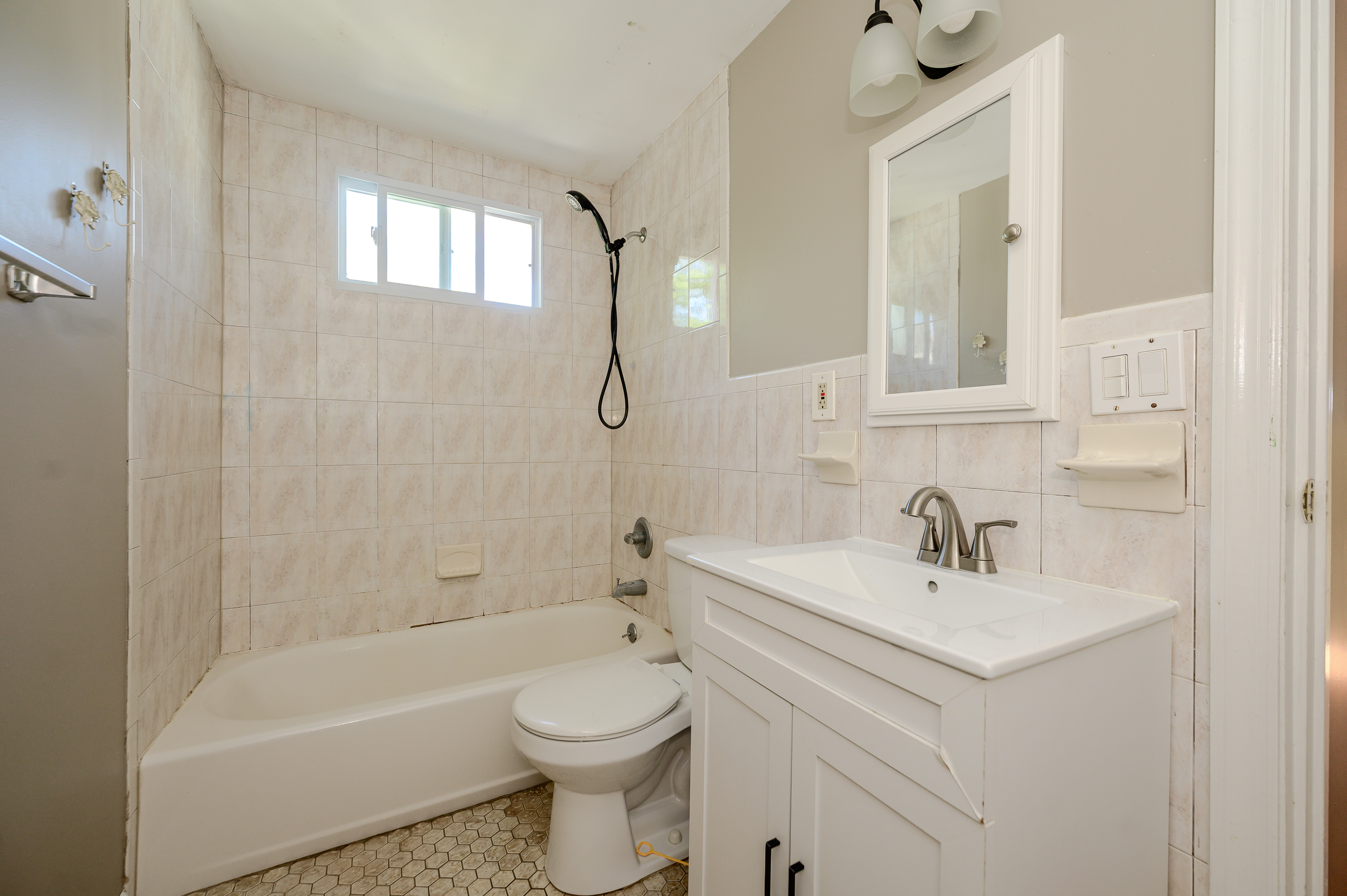 13 Truxton Road Unit# Upper