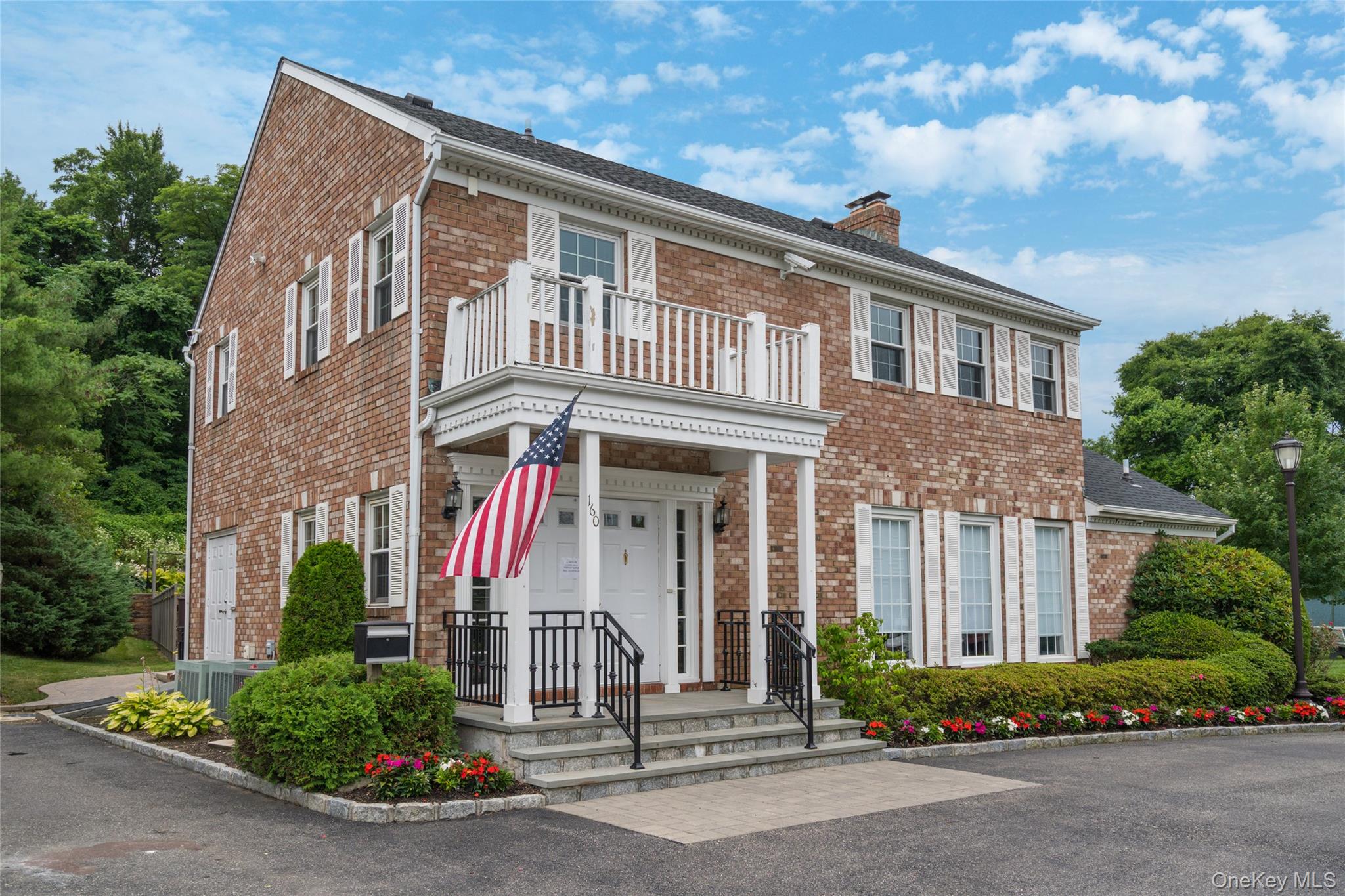122 Woodlake Drive W 
