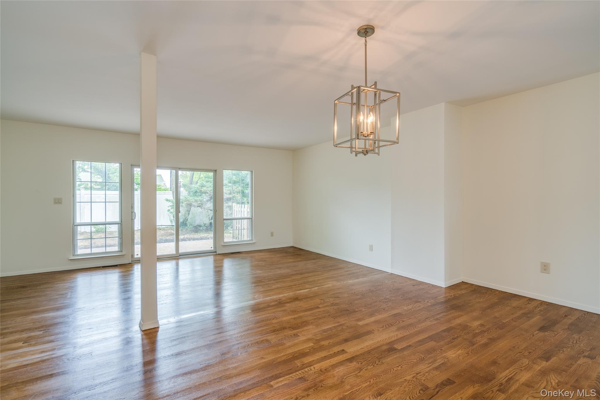 122 Woodlake Drive W 