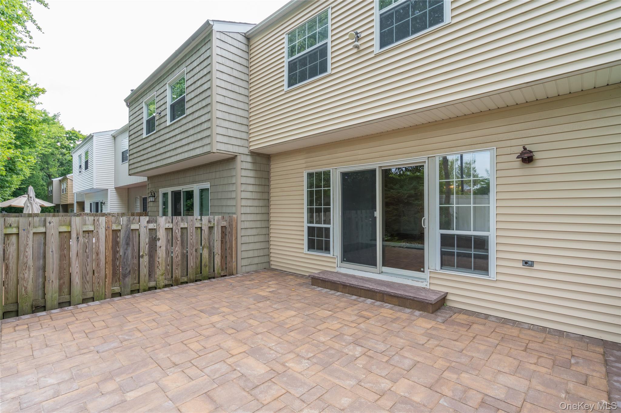 122 Woodlake Drive W 