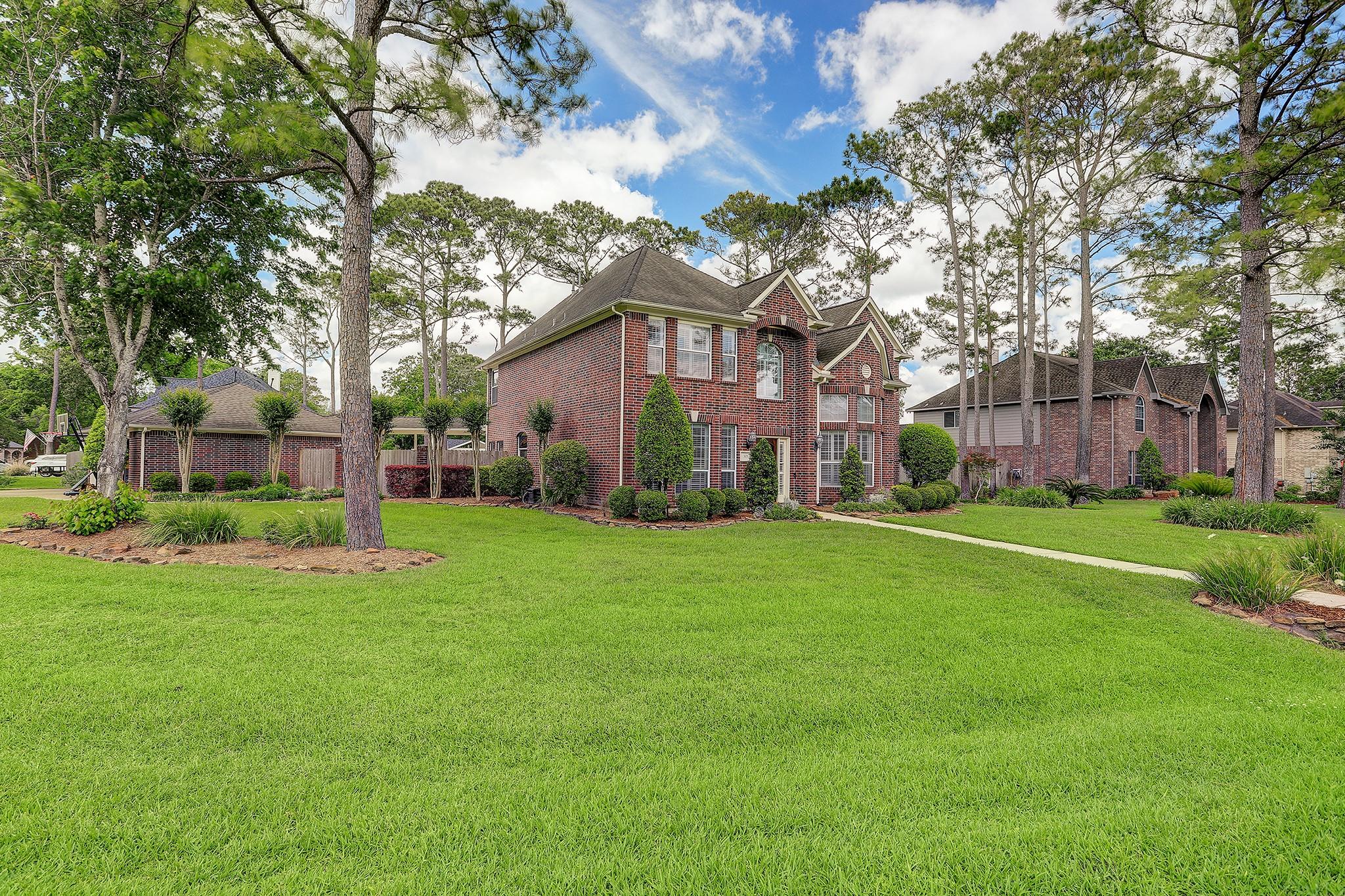 305 Tall Timbers Way