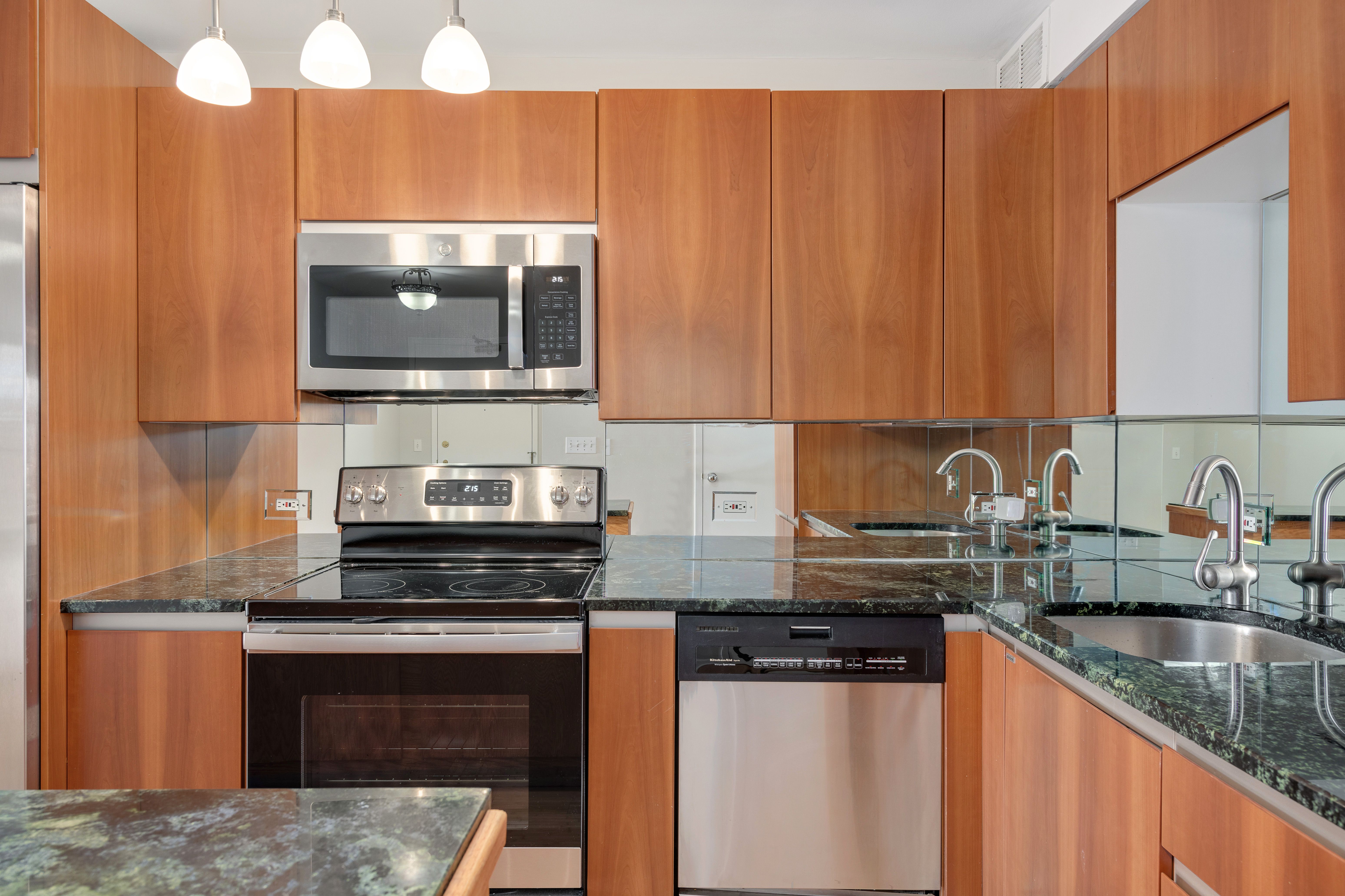 1250 N Dearborn Street Unit 8A