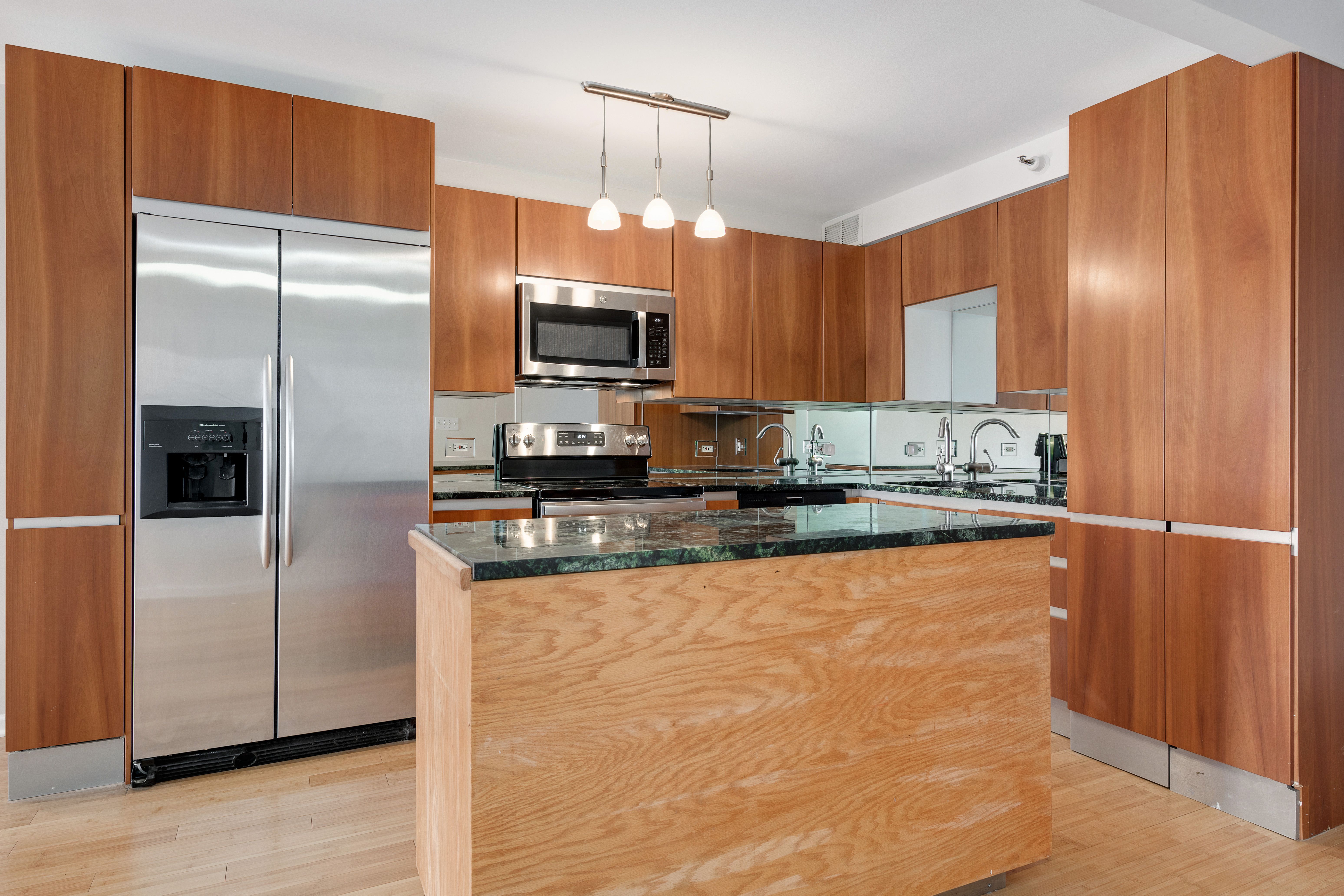 1250 N Dearborn Street Unit 8A