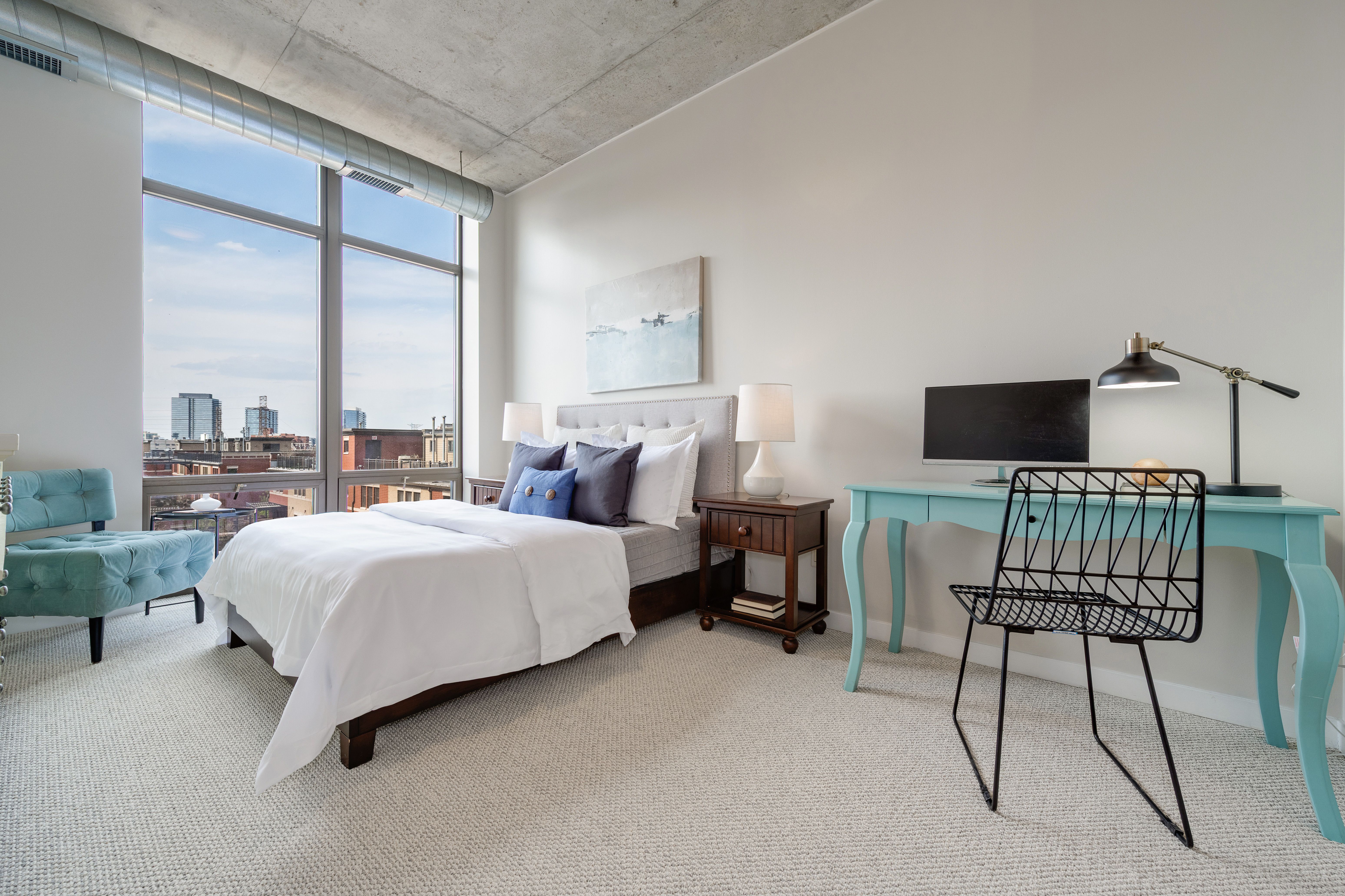 1000 N Kingsbury 406 