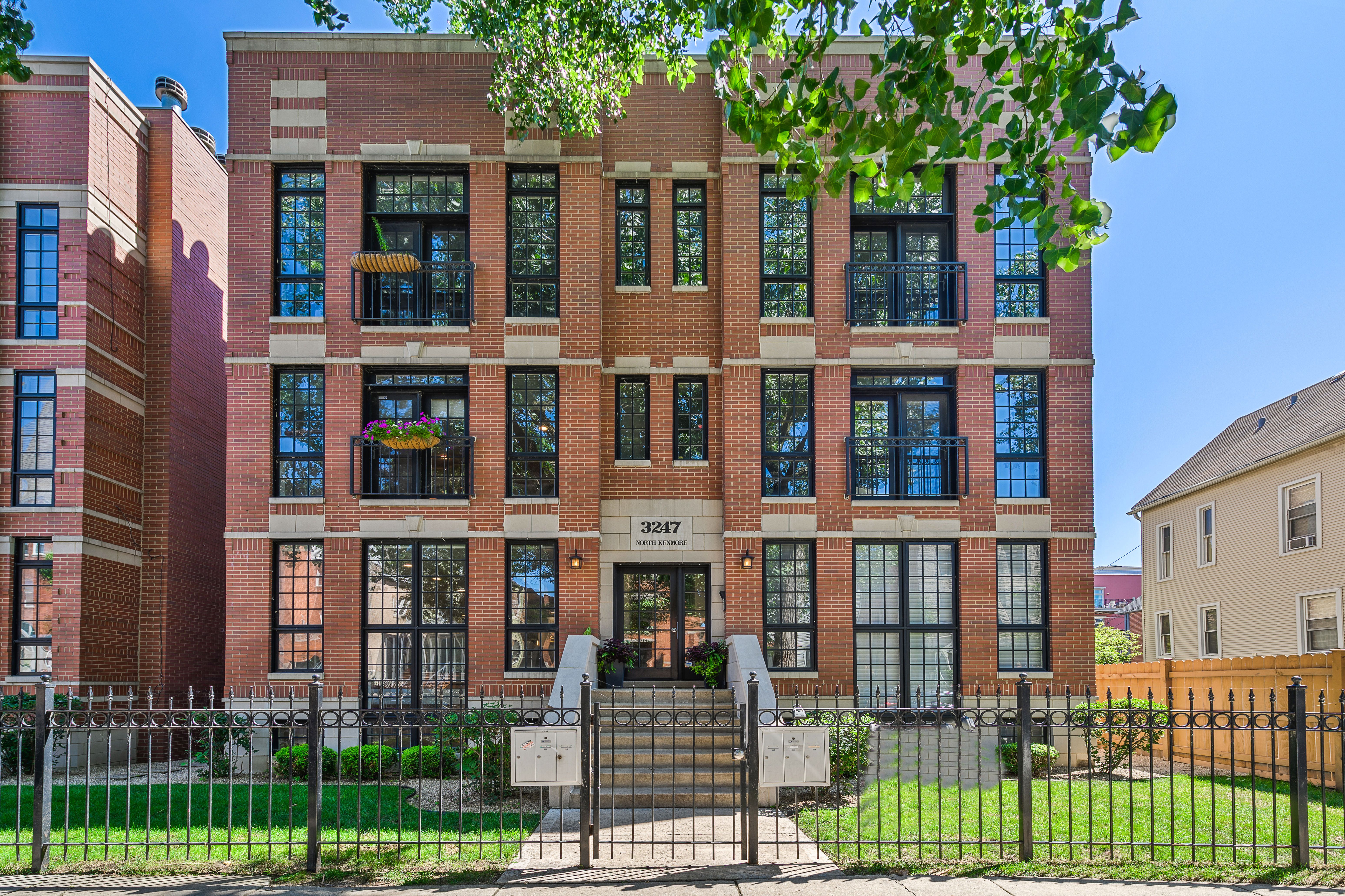 3247 N Kenmore 1N 