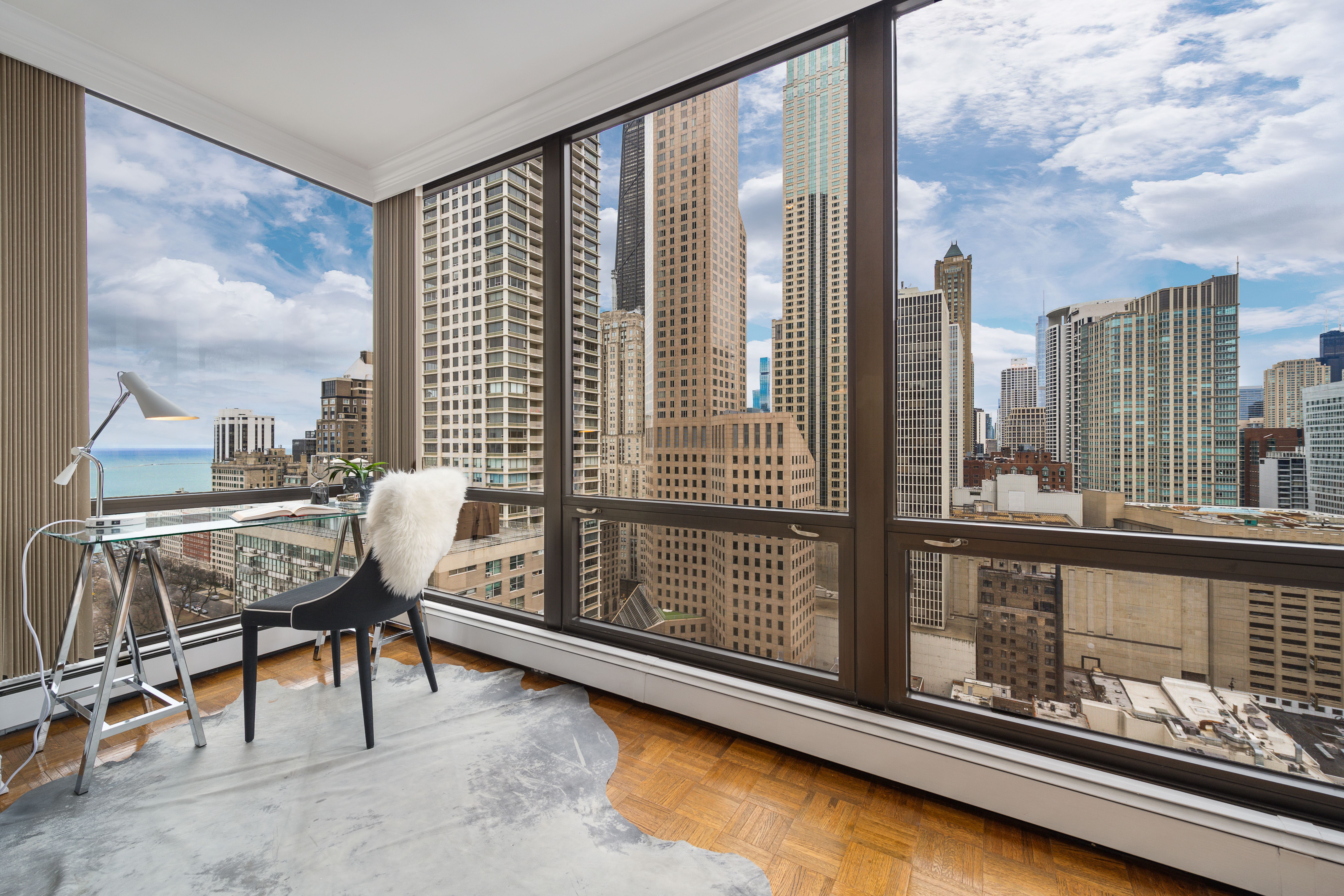 100 E Bellevue 28C 