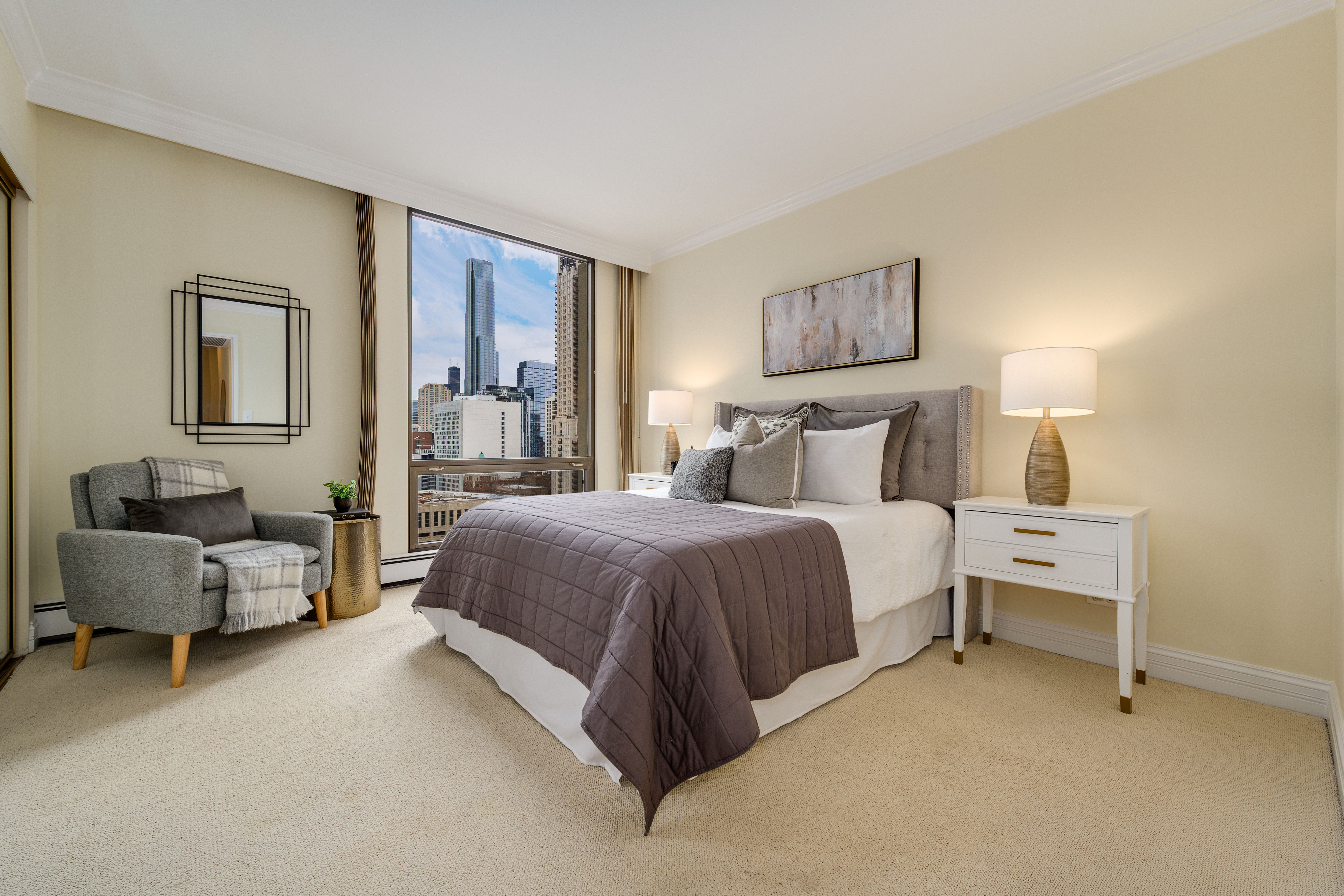 100 E Bellevue 28C 