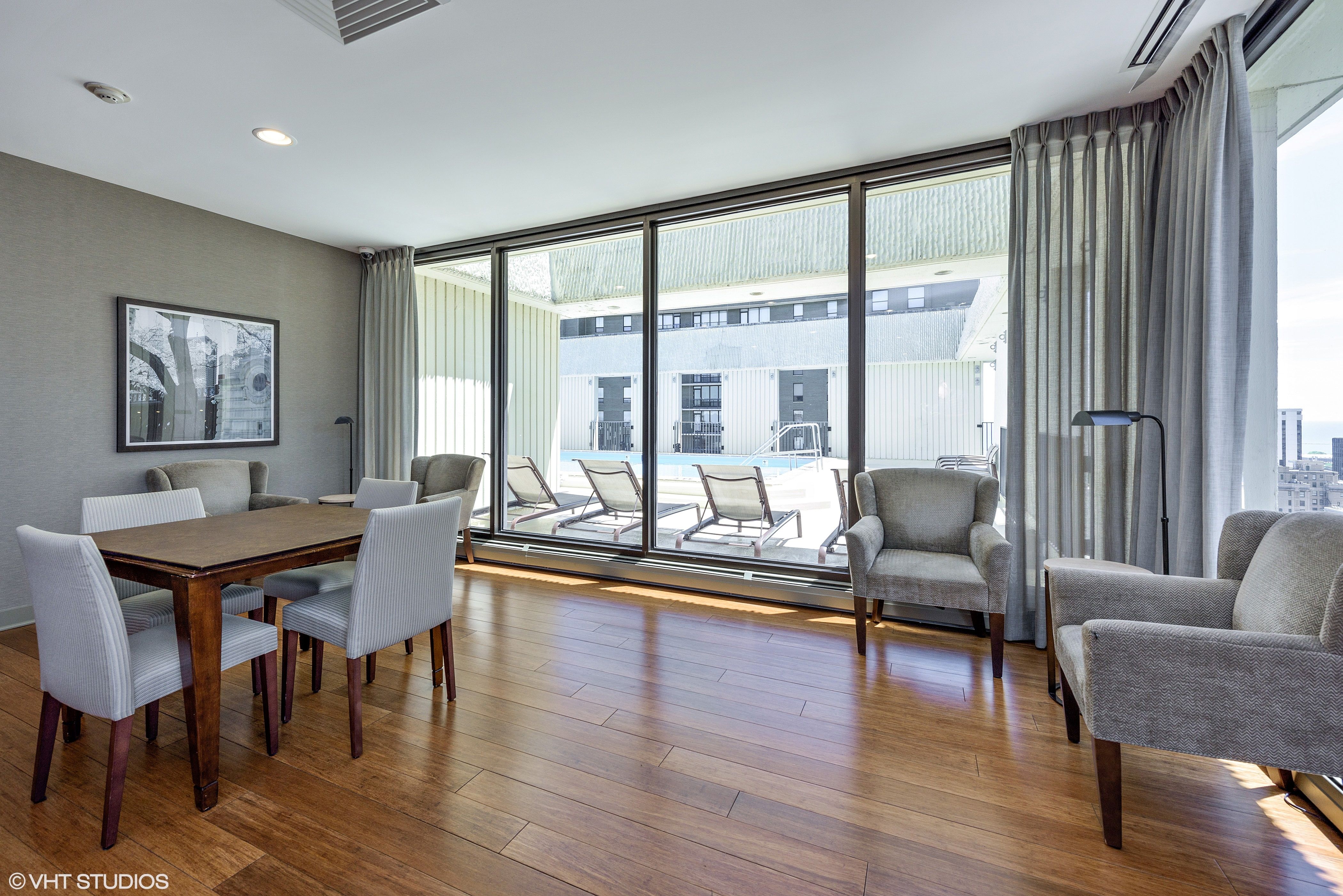 100 E Bellevue 28C 