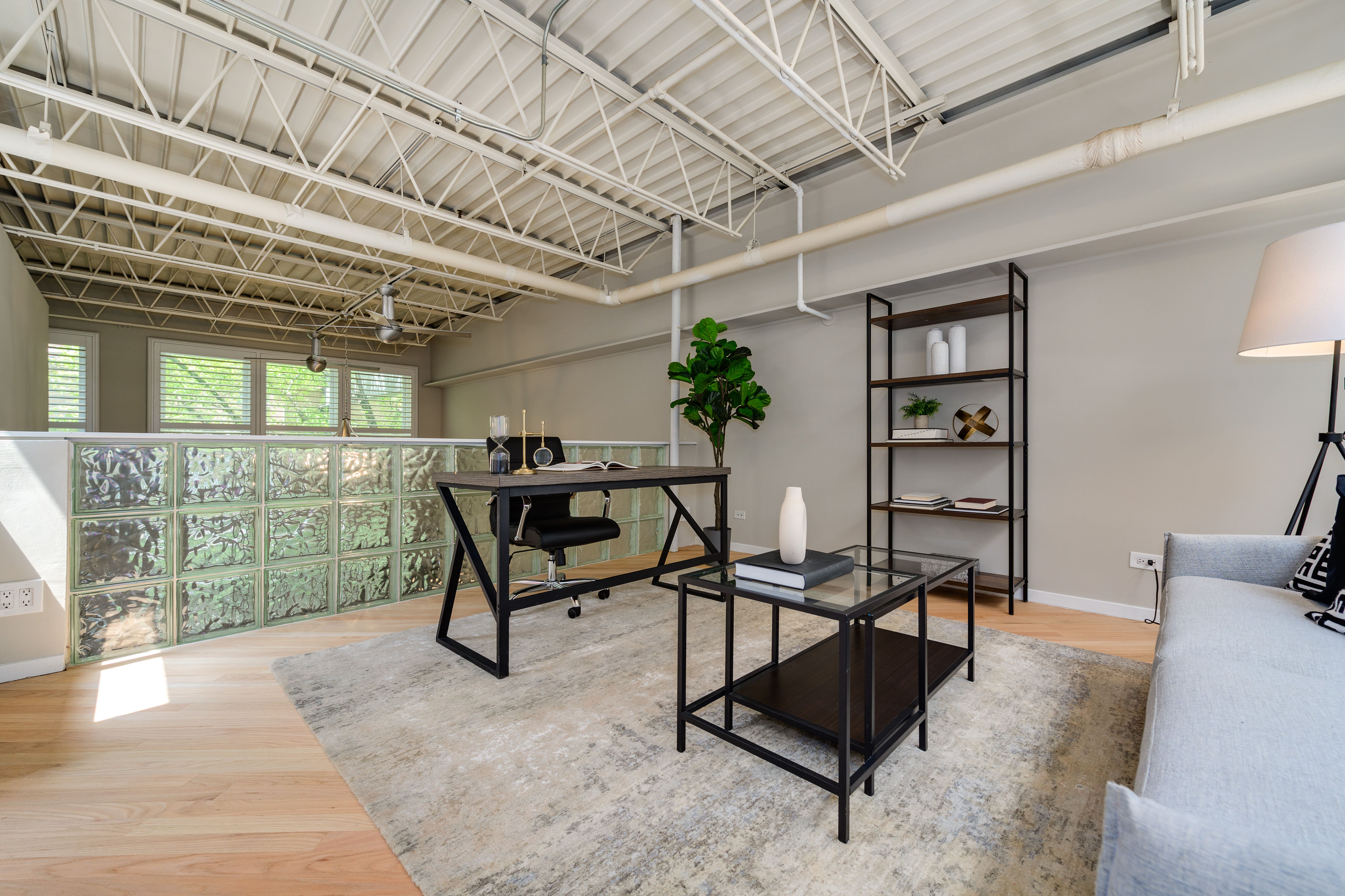 1300 W Altgeld 132 