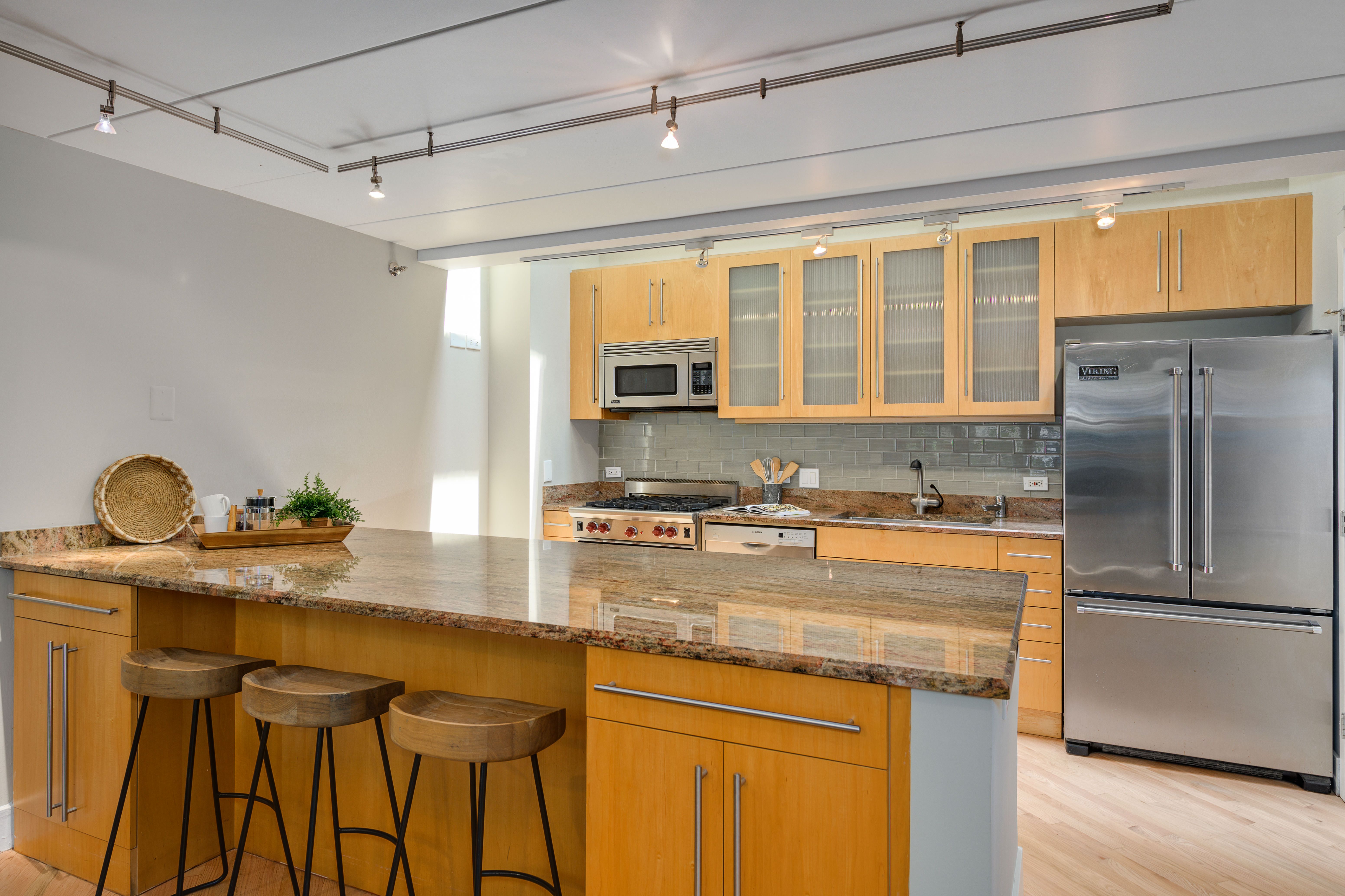1300 W Altgeld 132 