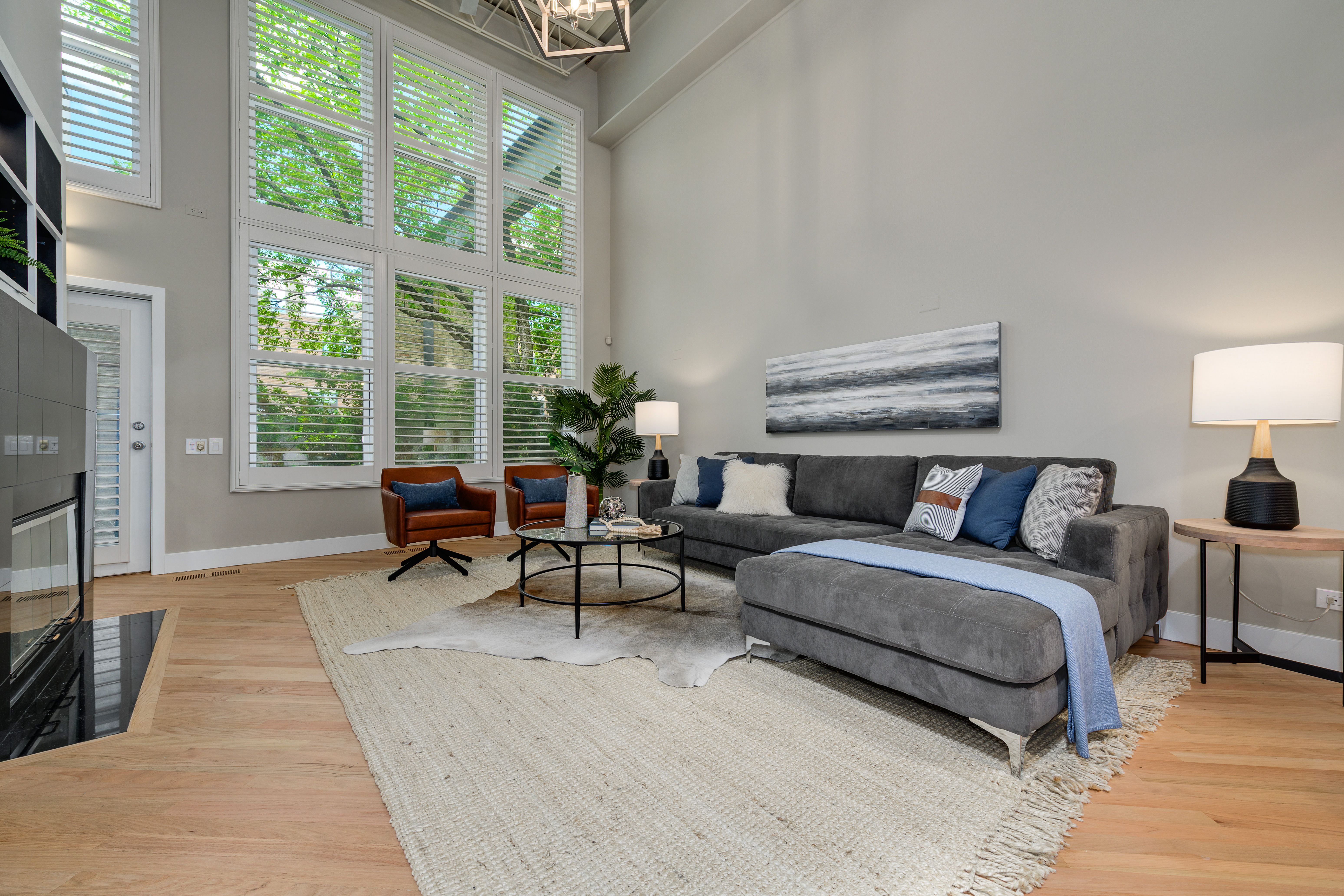 1300 W Altgeld 132 