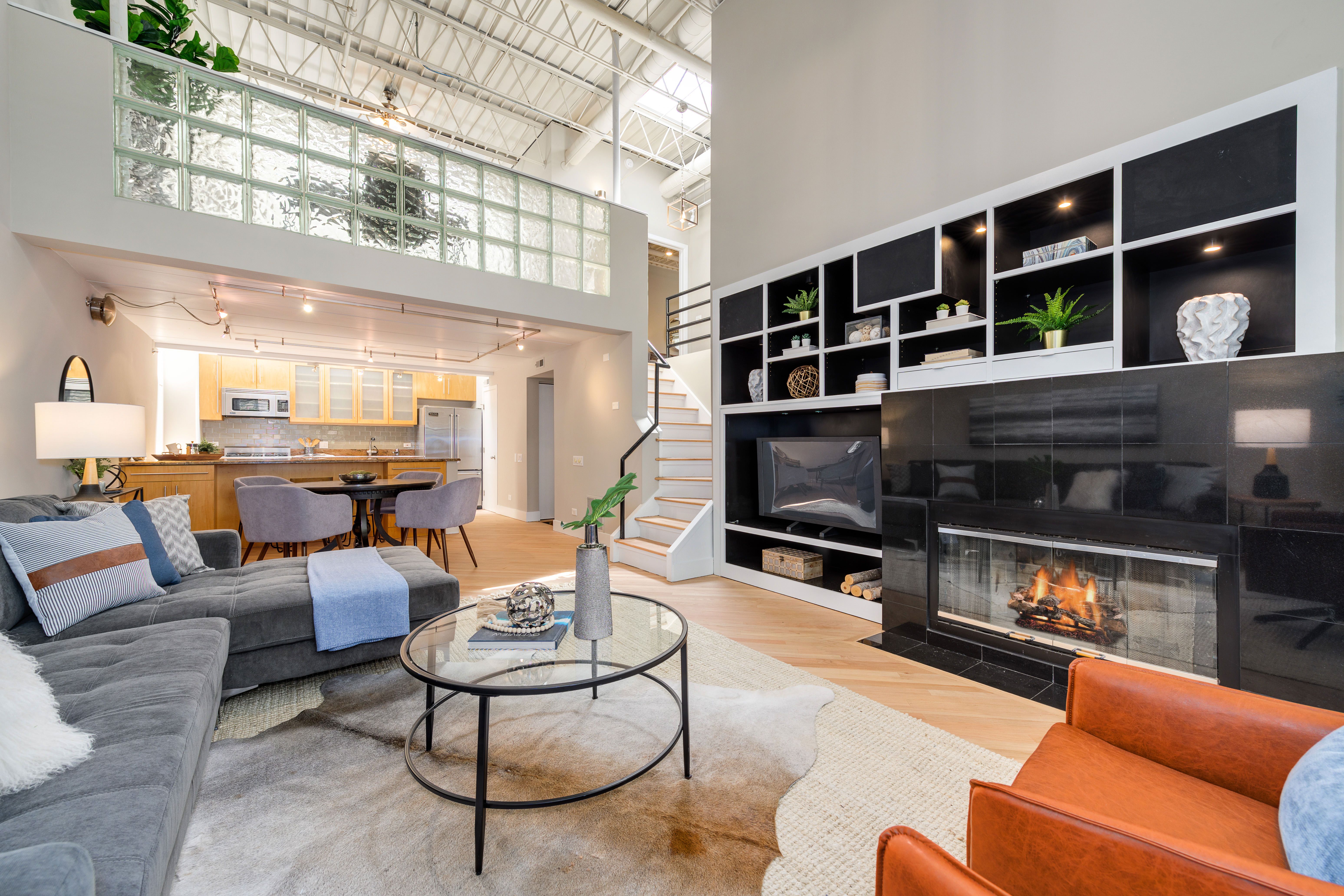 1300 W Altgeld 132 