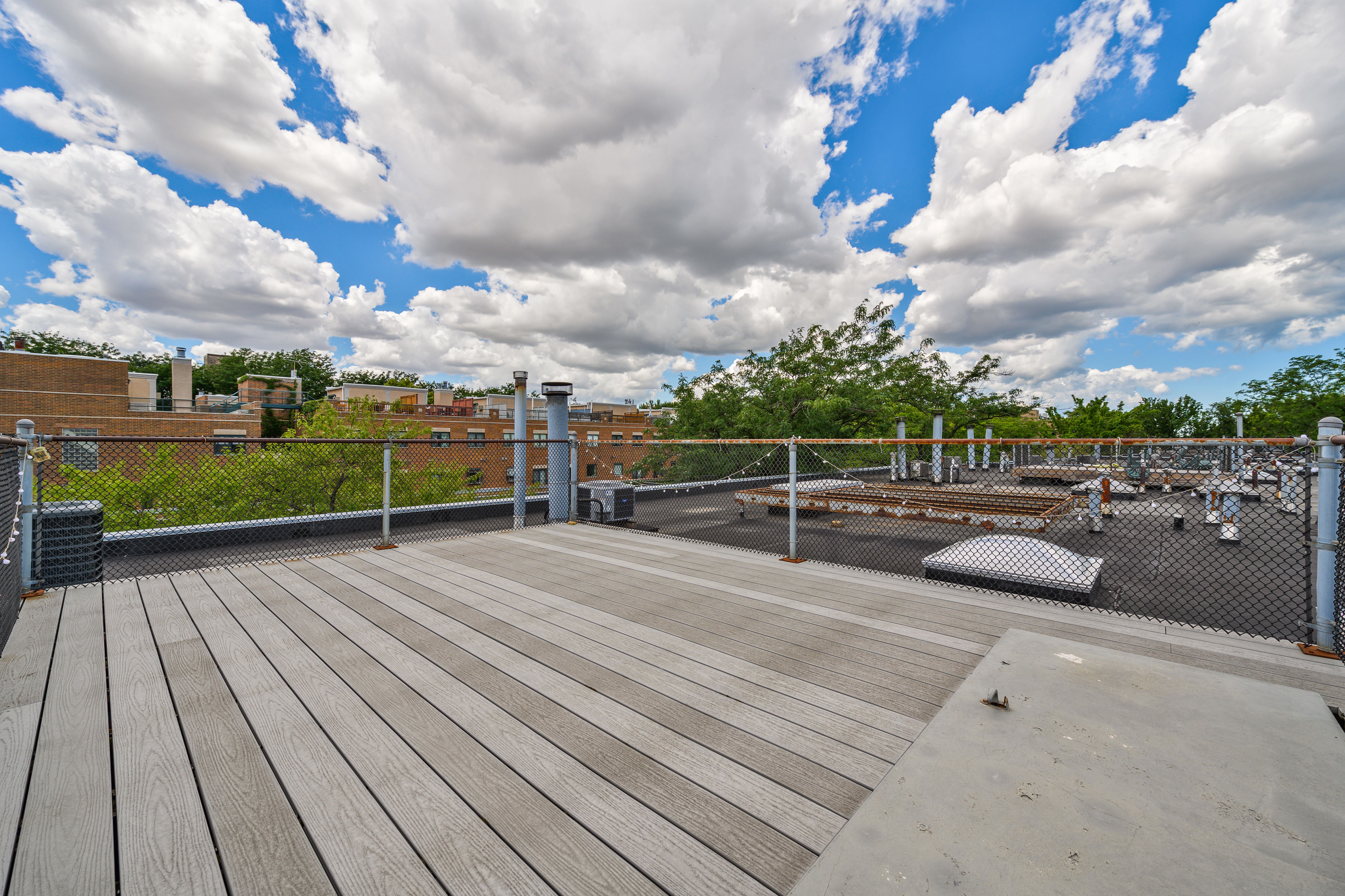 1300 W Altgeld 132 