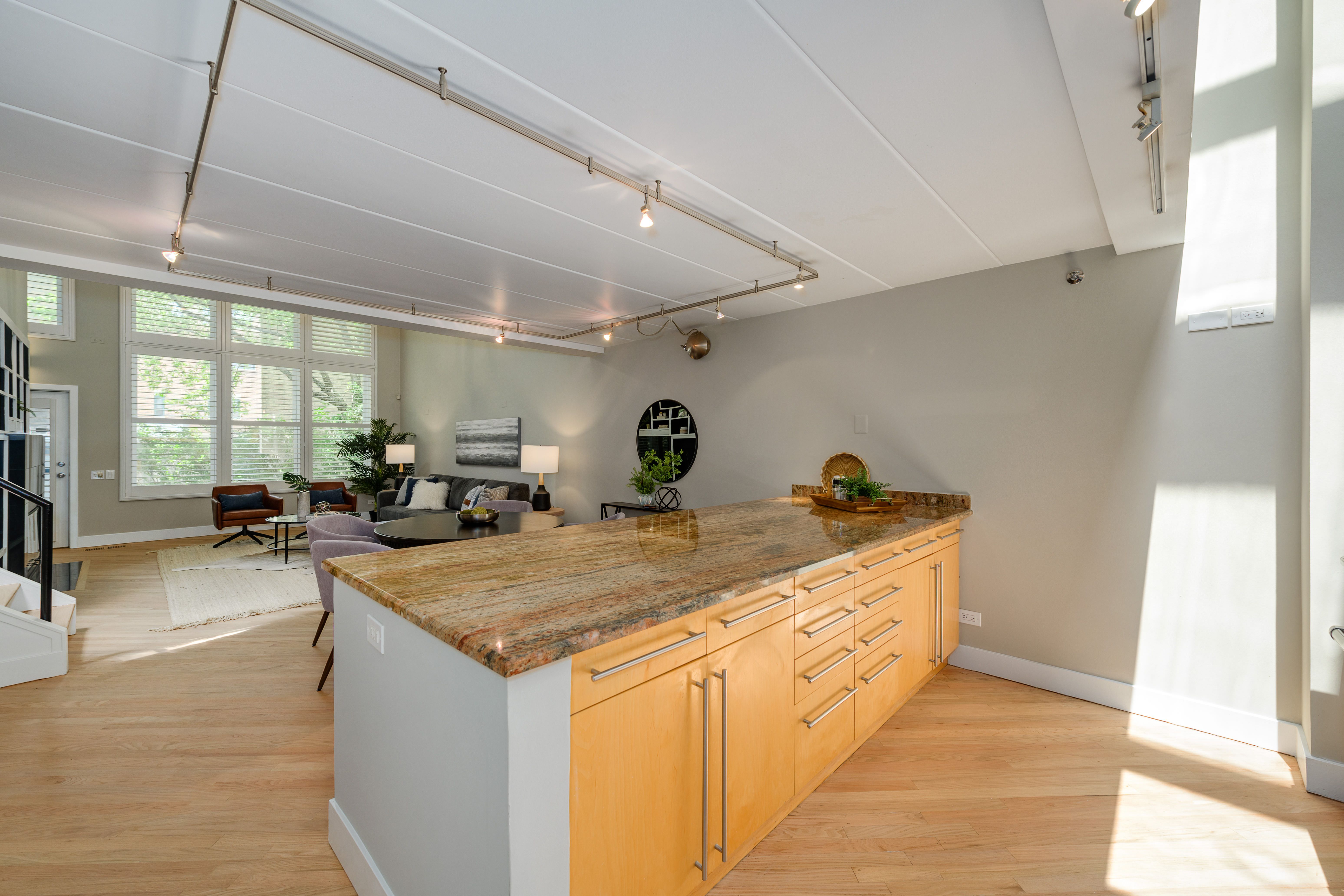 1300 W Altgeld 132 