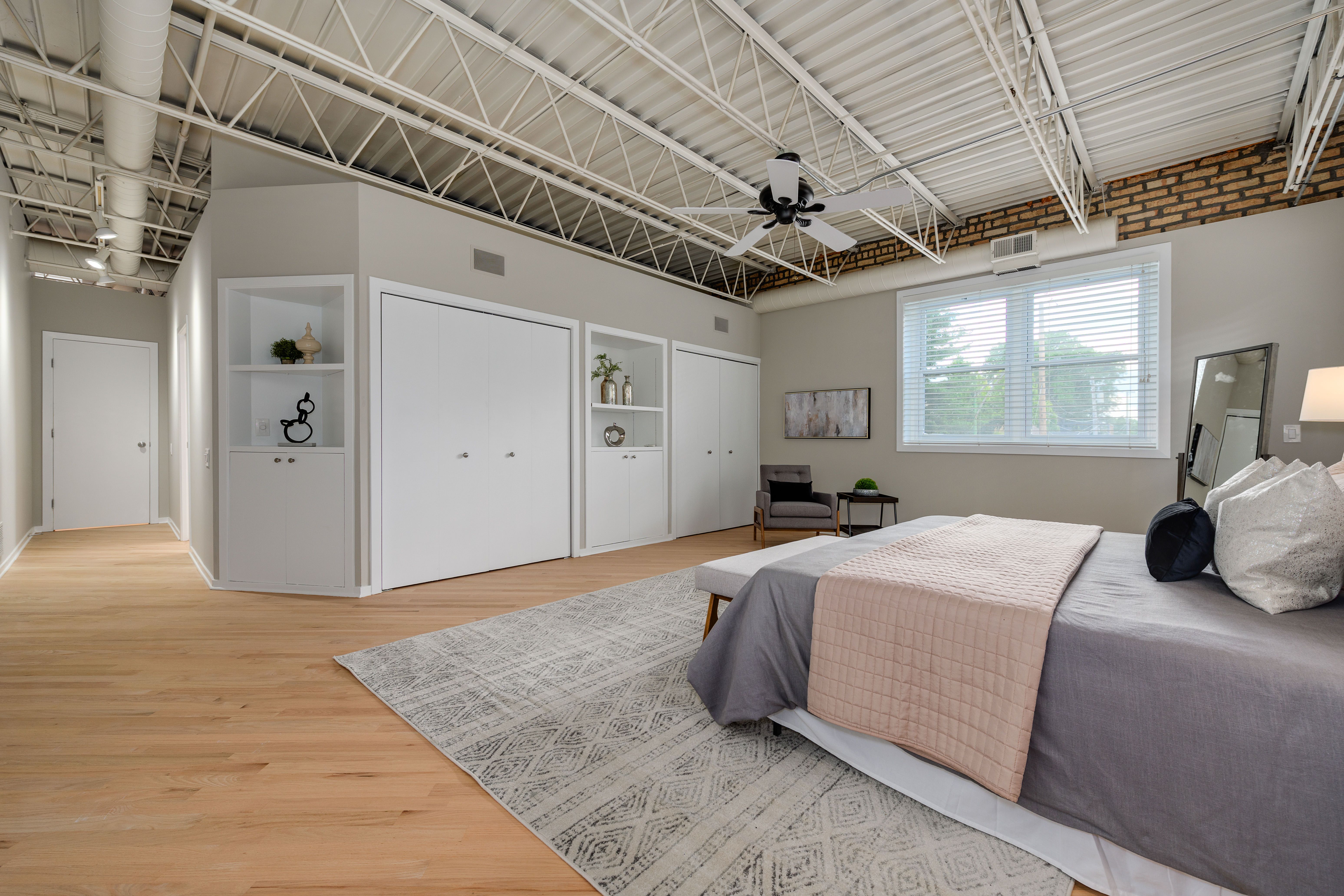 1300 W Altgeld 132 