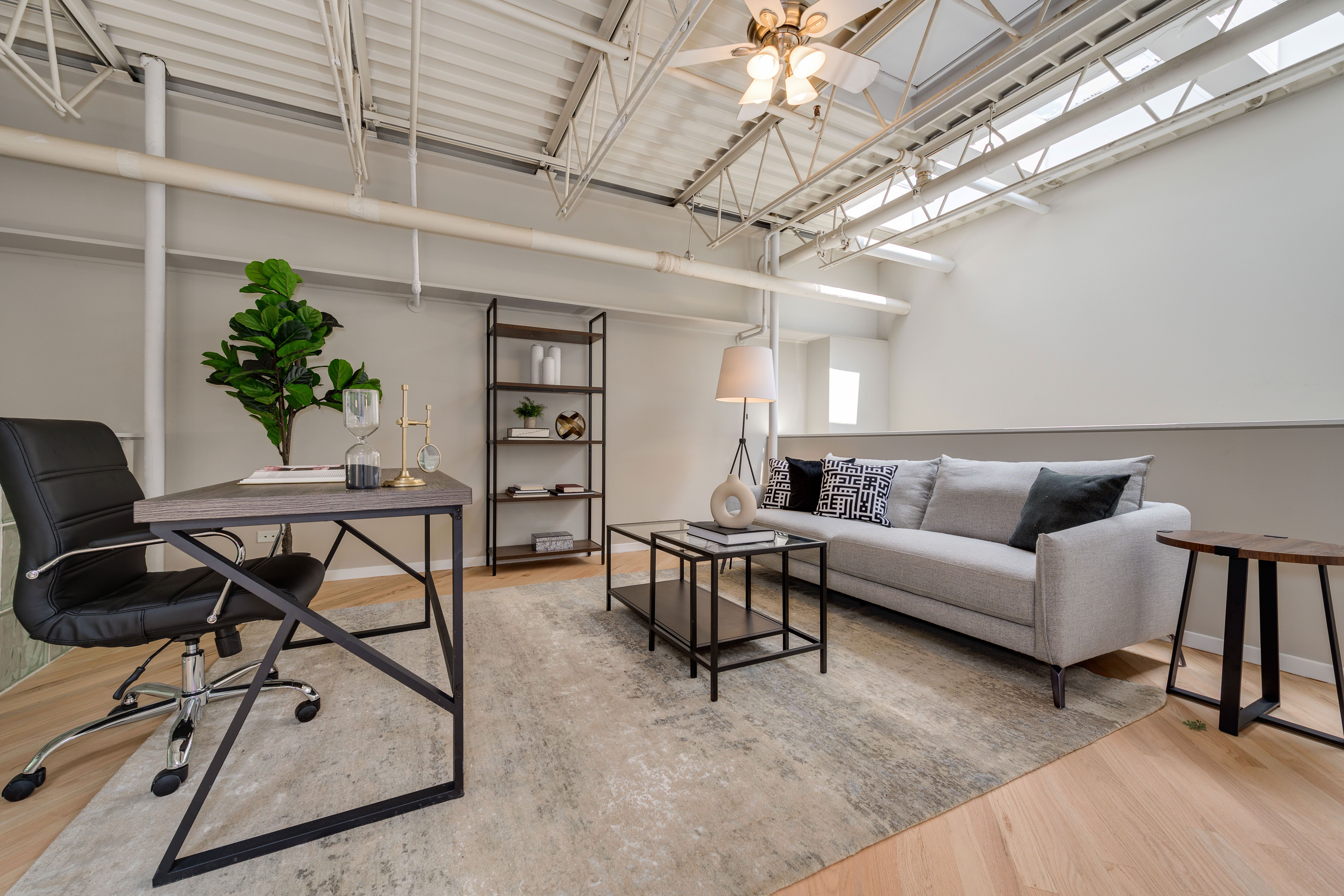 1300 W Altgeld 132 