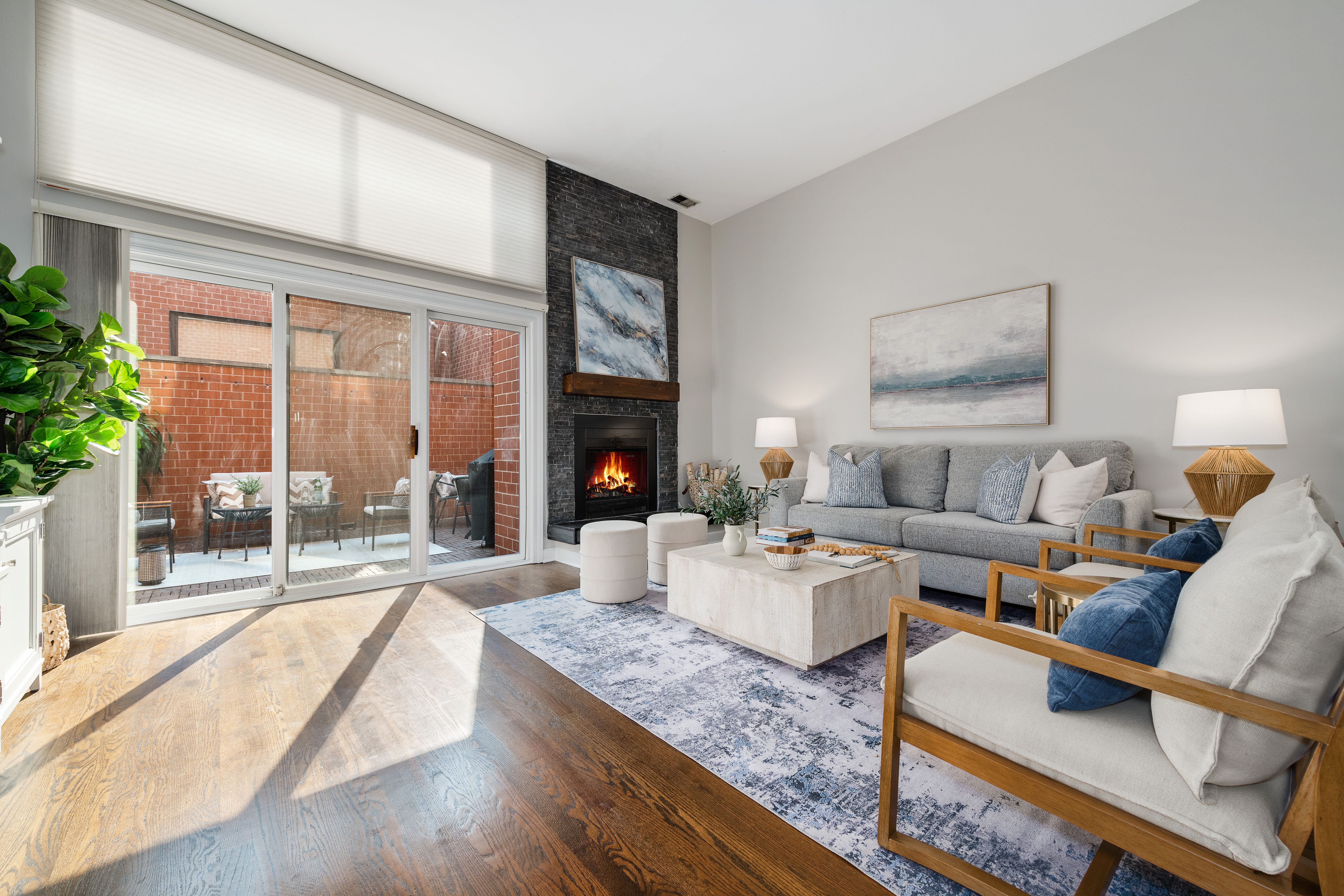 725 West Waveland B 