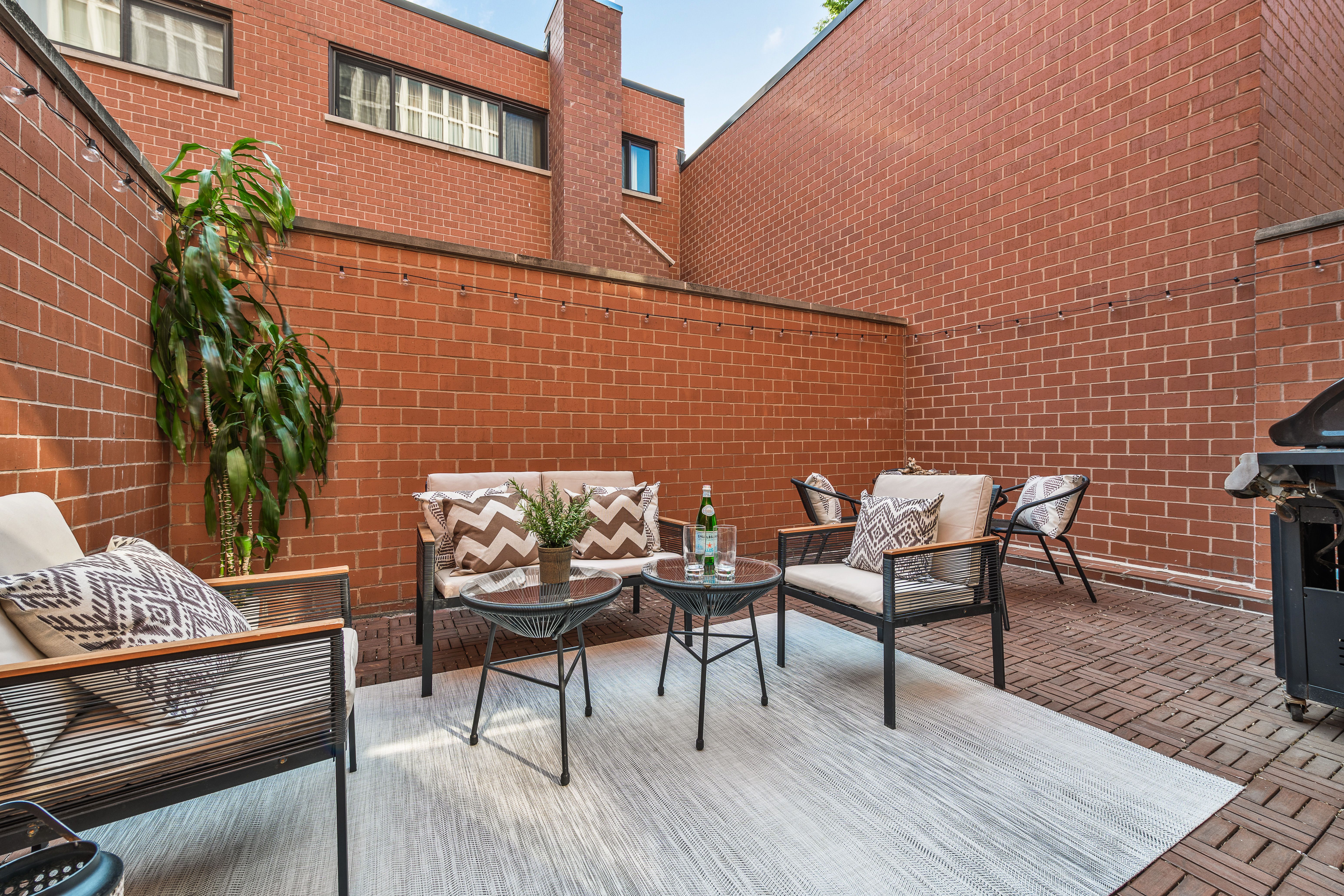 725 West Waveland B 
