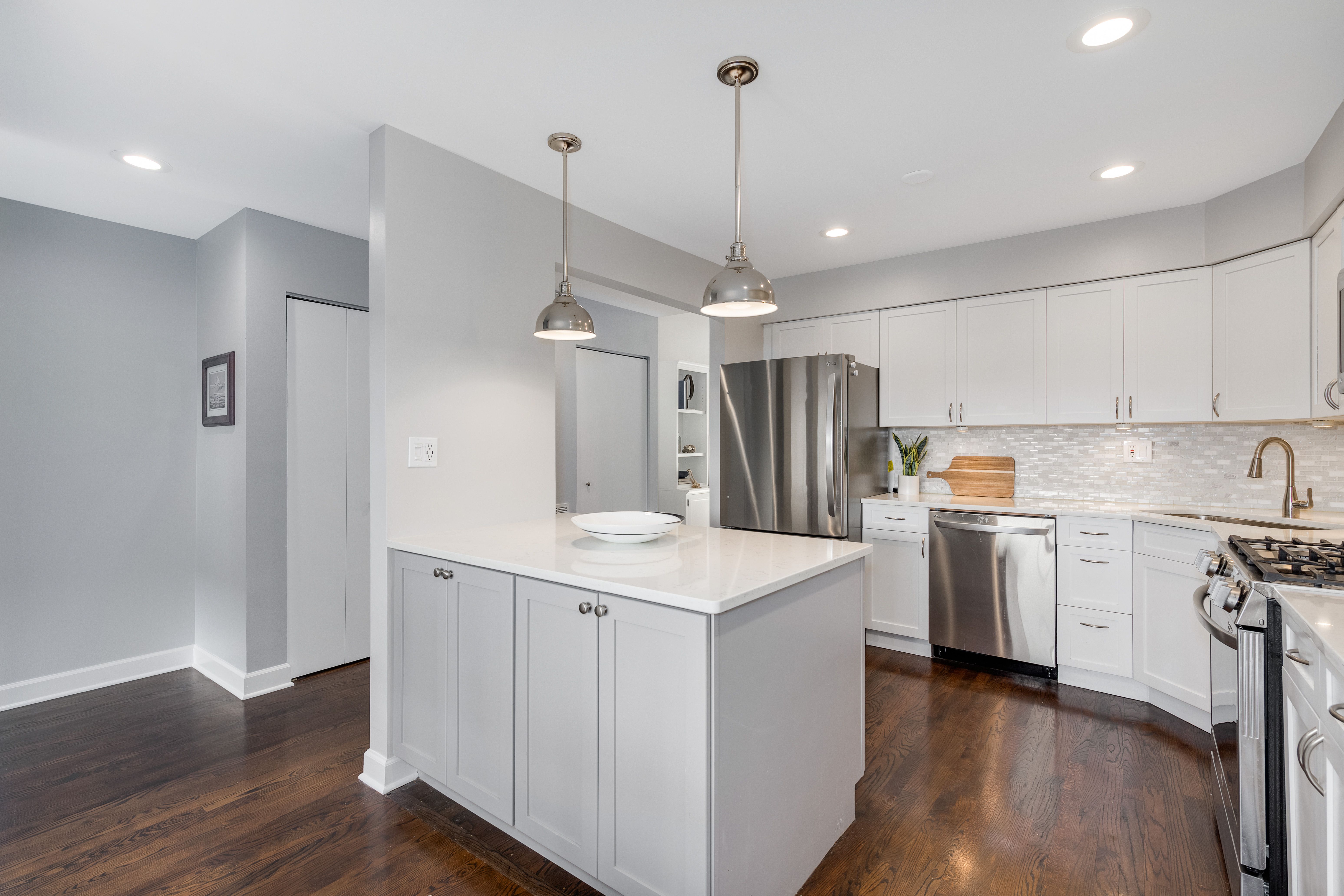 725 West Waveland B 