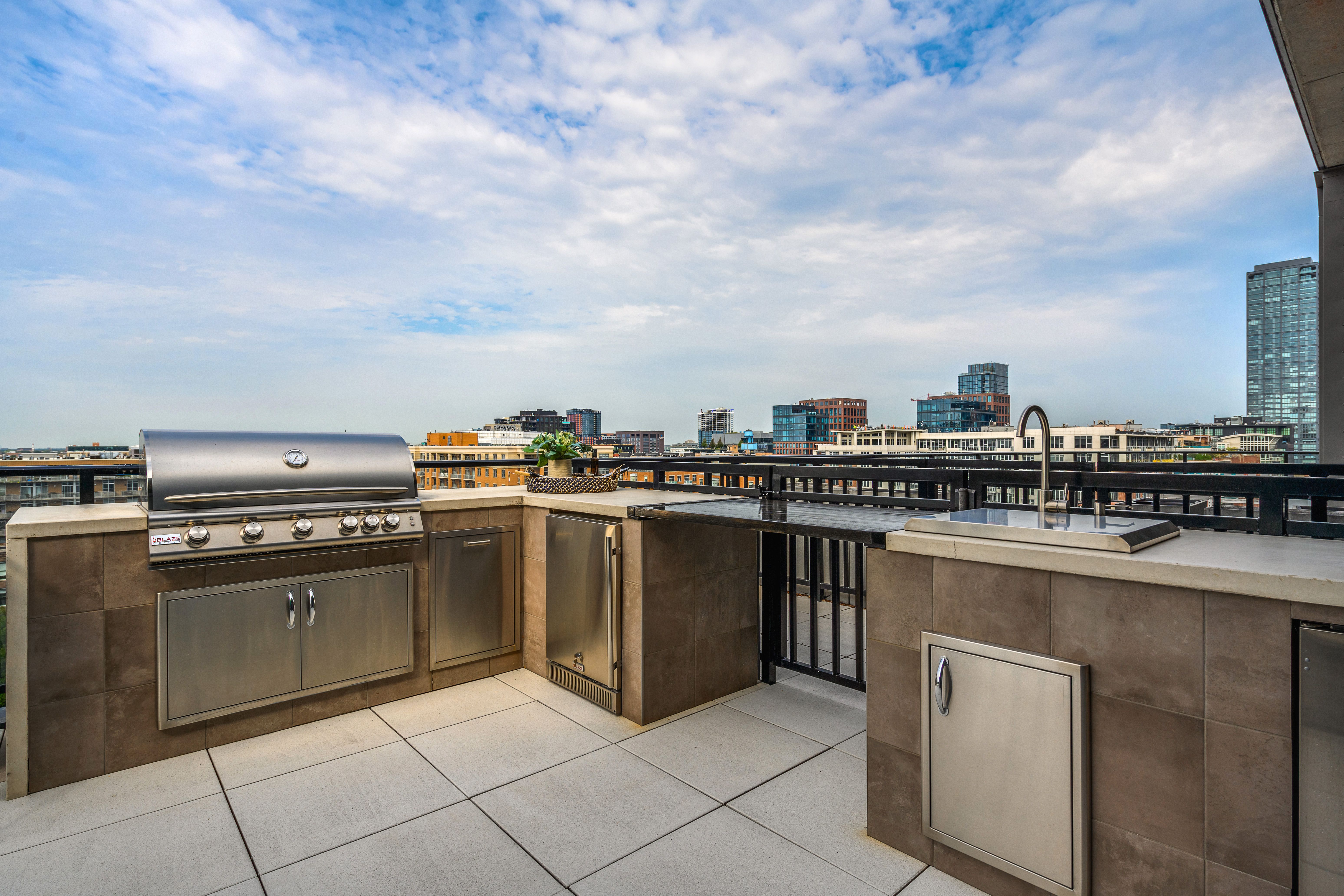 111 S Peoria PH08 