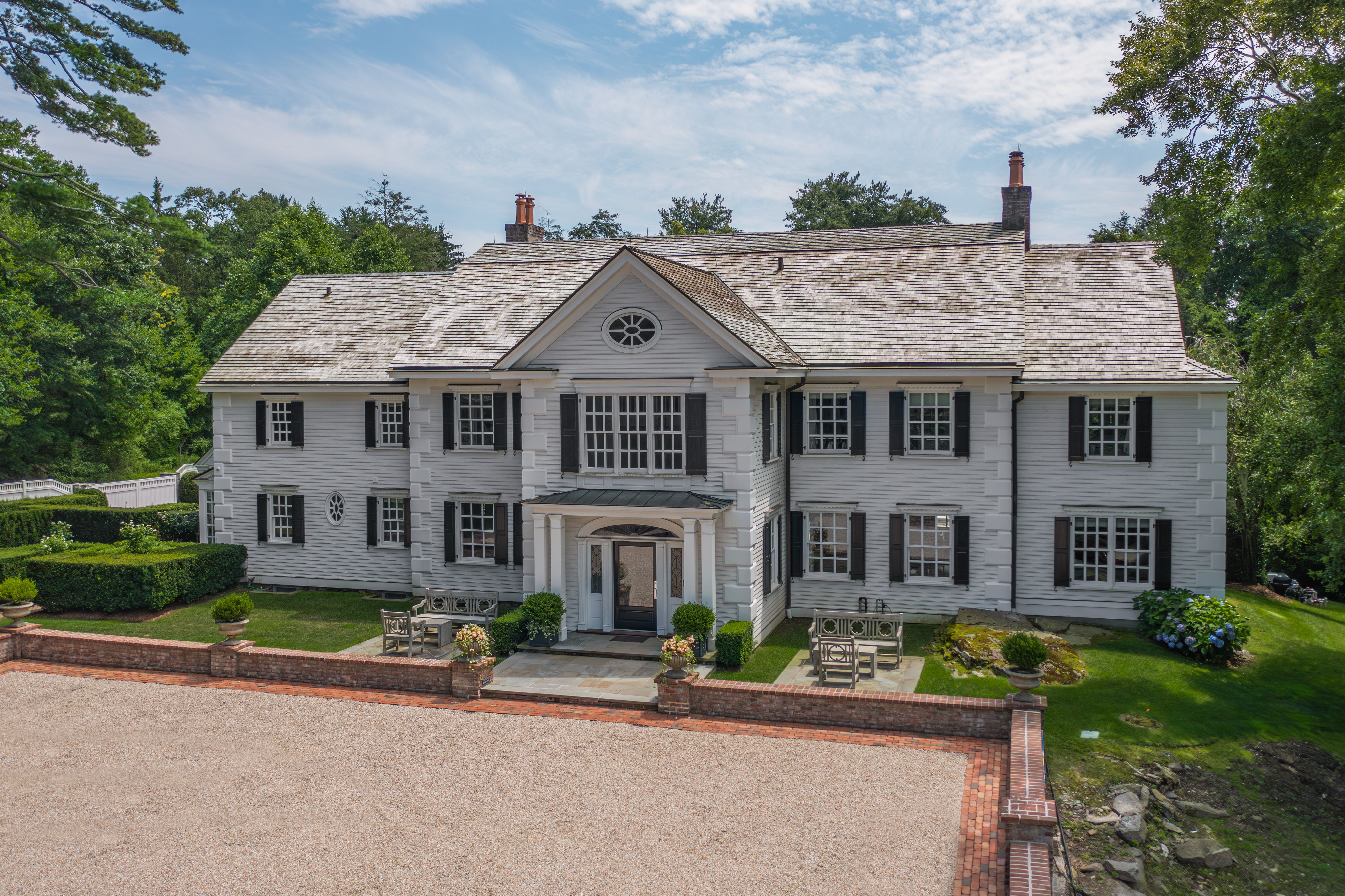 80 Round Hill Road