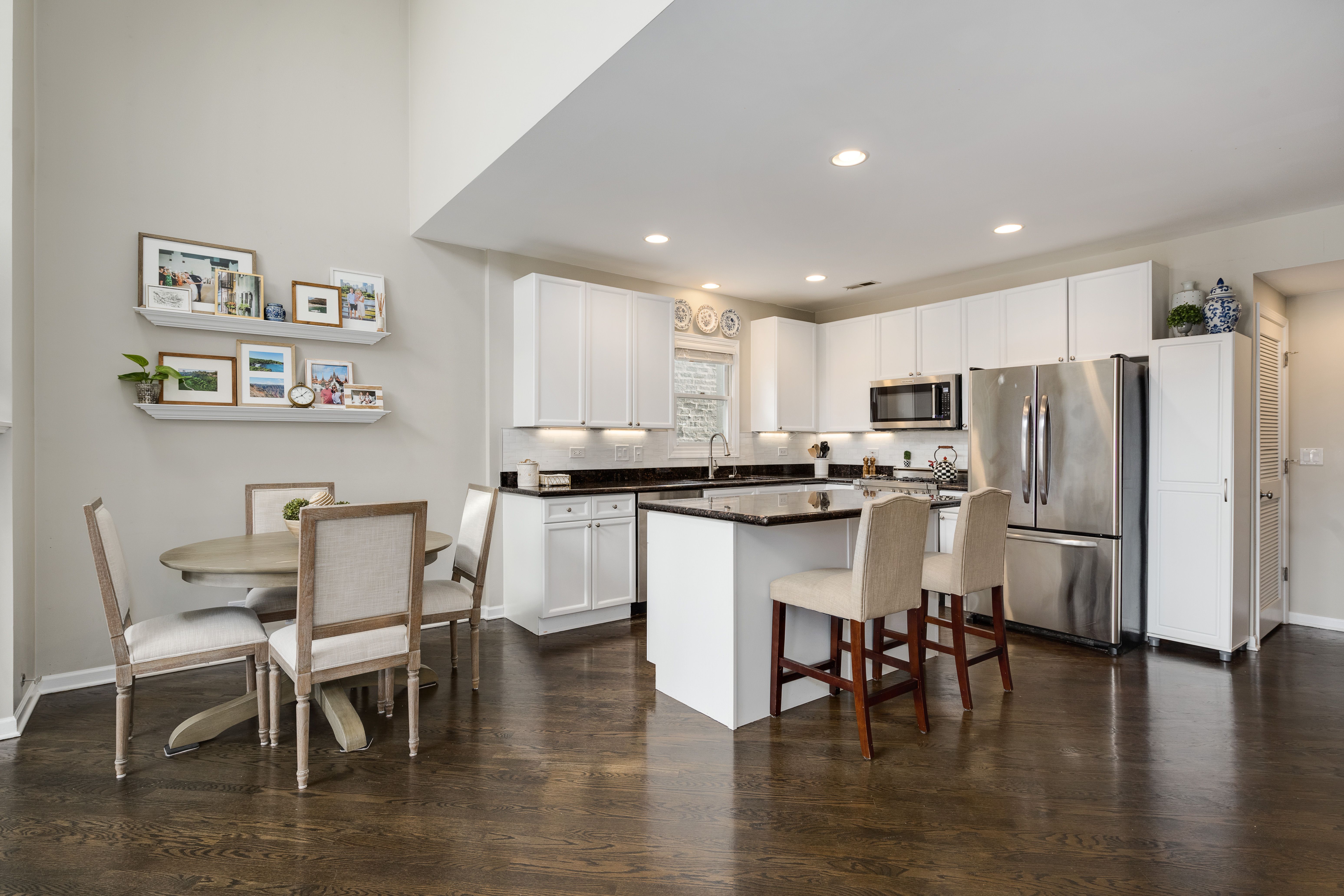 1125 W Wrightwood 3E 