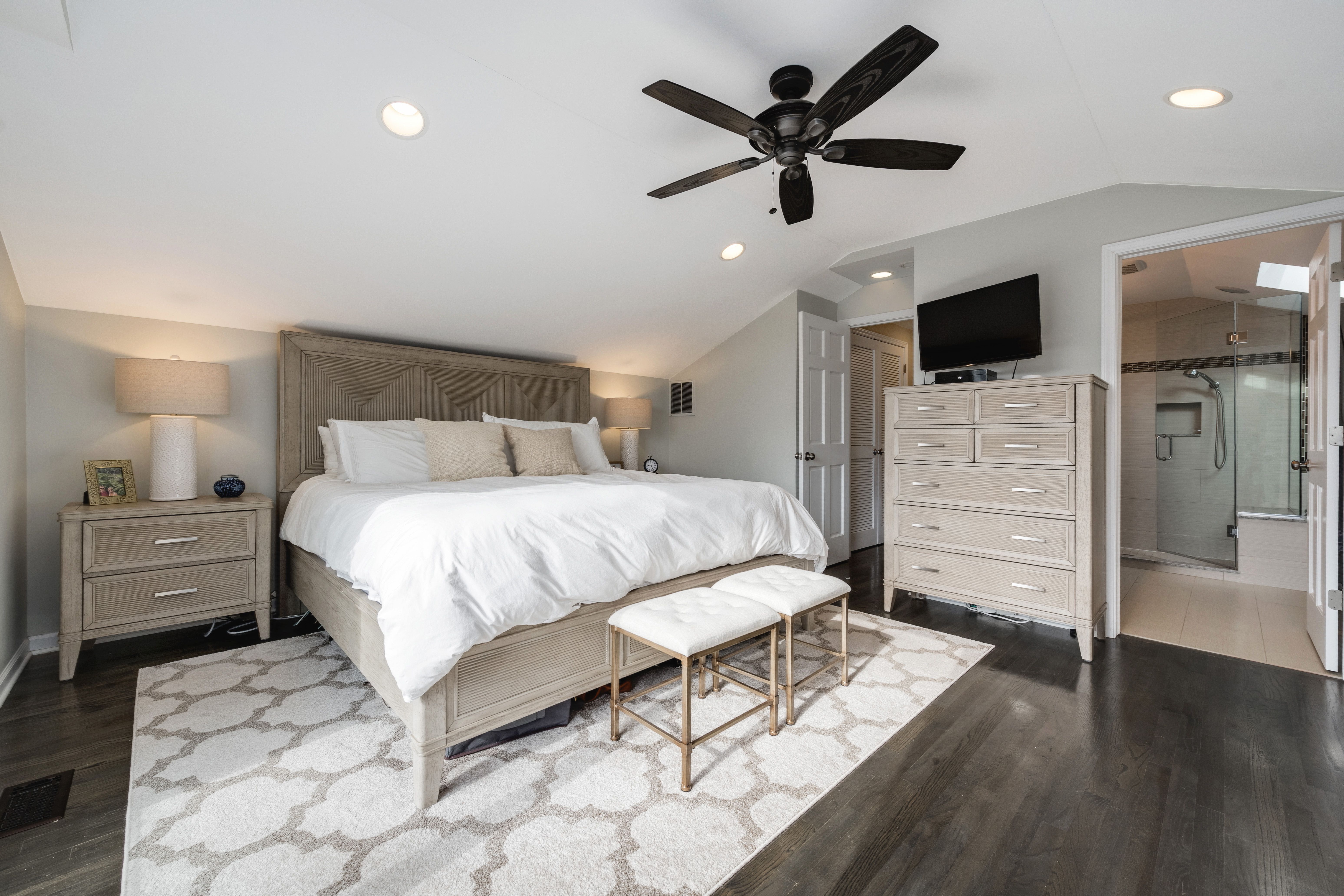 1125 W Wrightwood 3E 