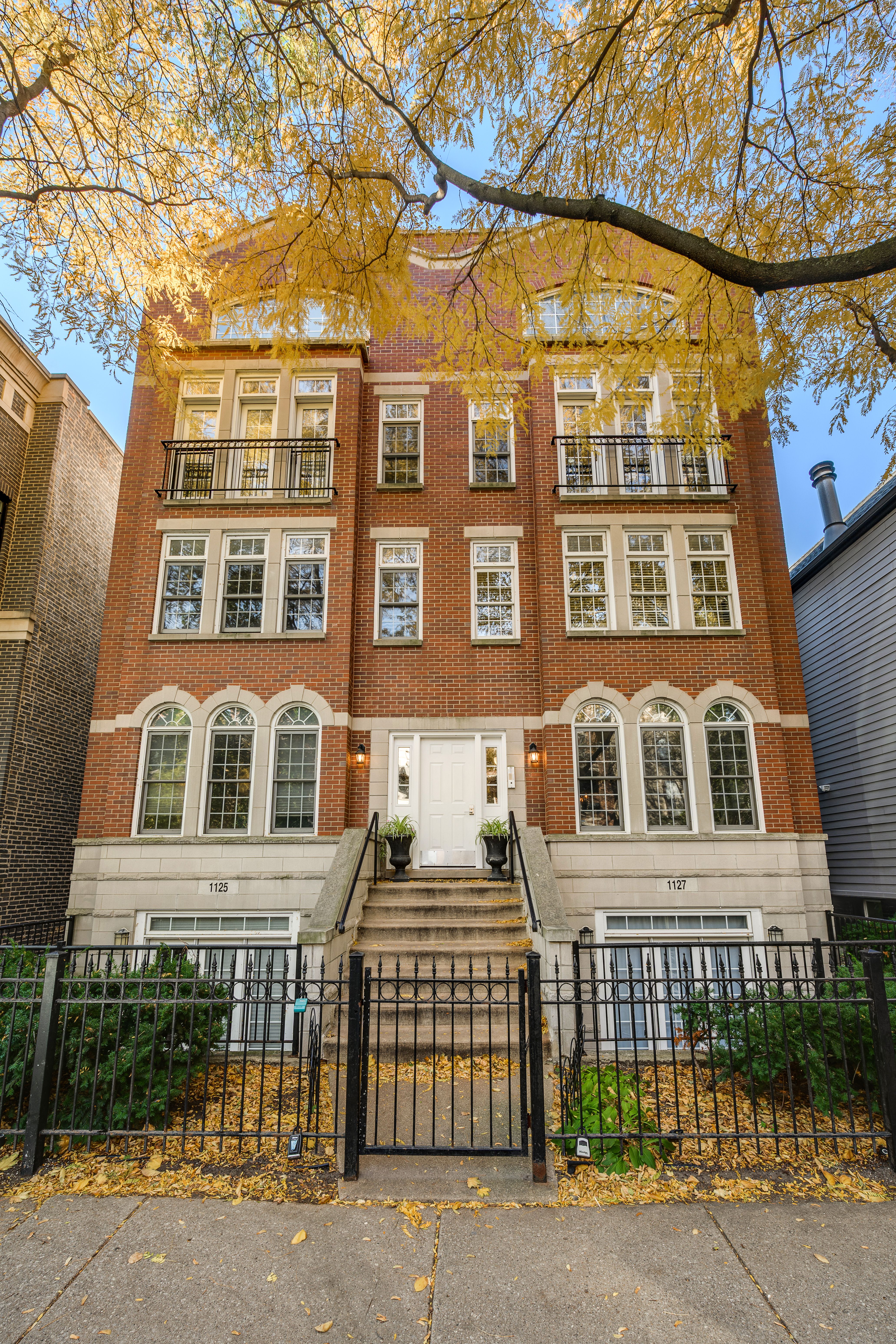 1125 W Wrightwood 3E 