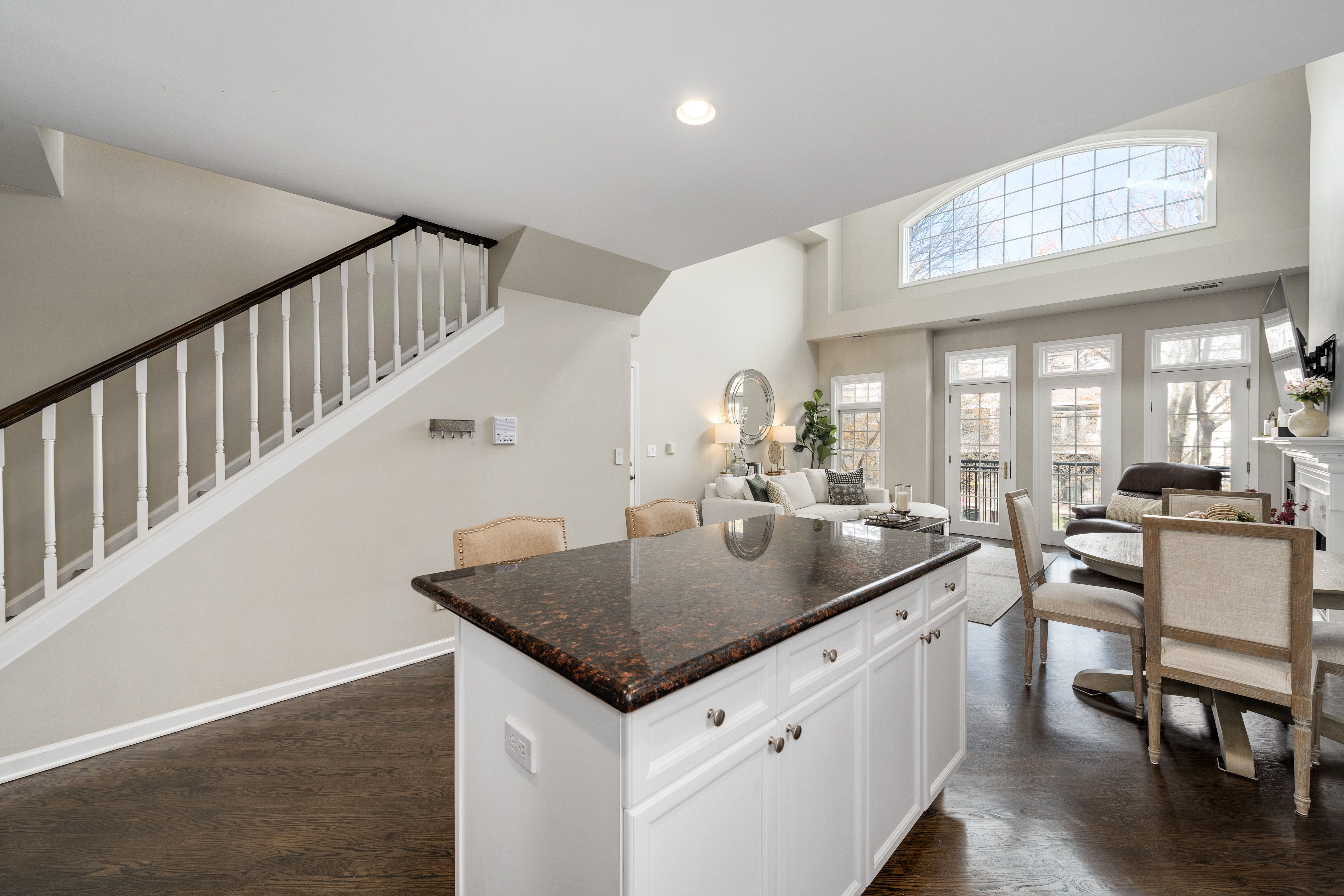 1125 W Wrightwood 3E 