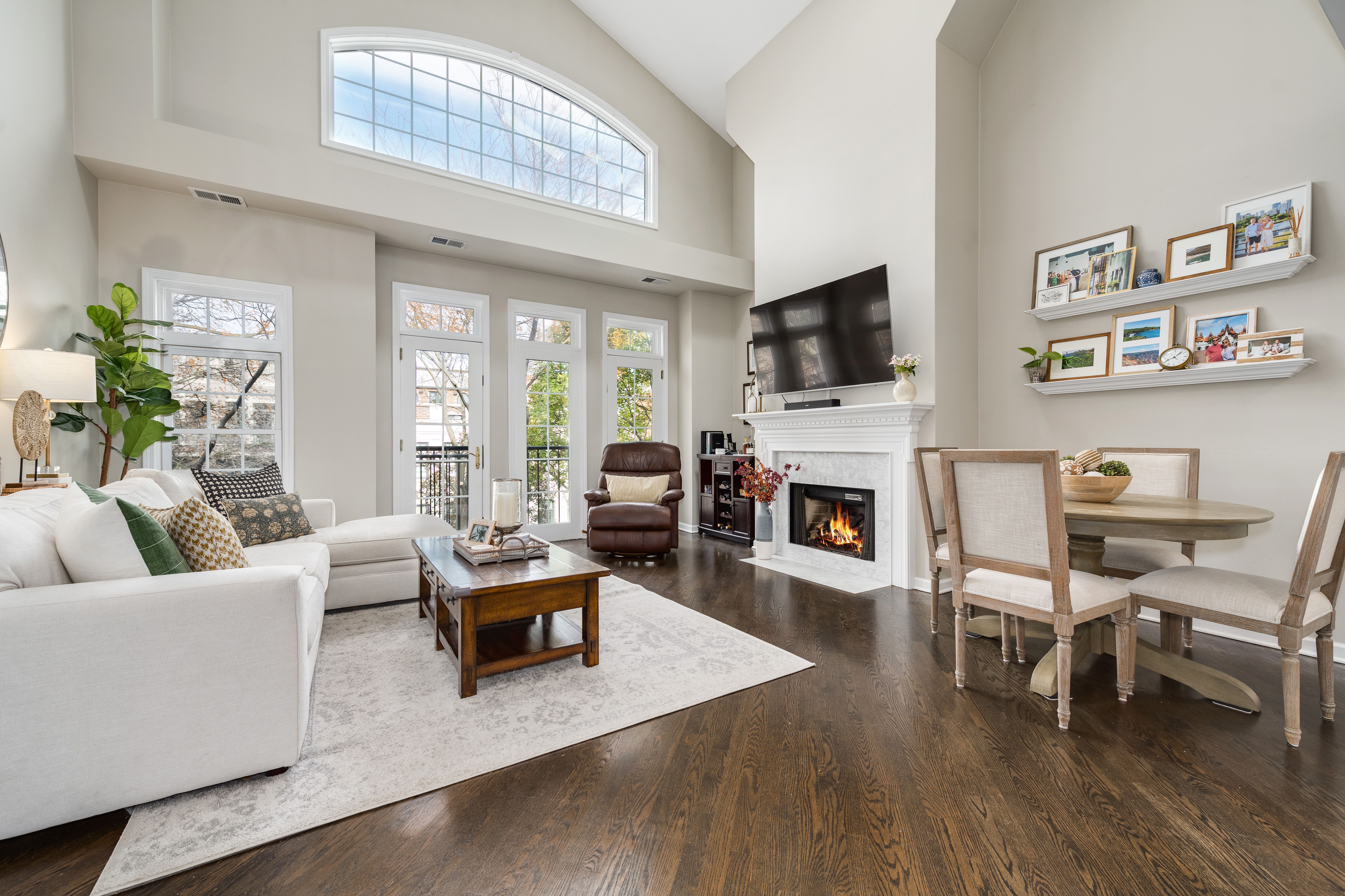 1125 W Wrightwood 3E 