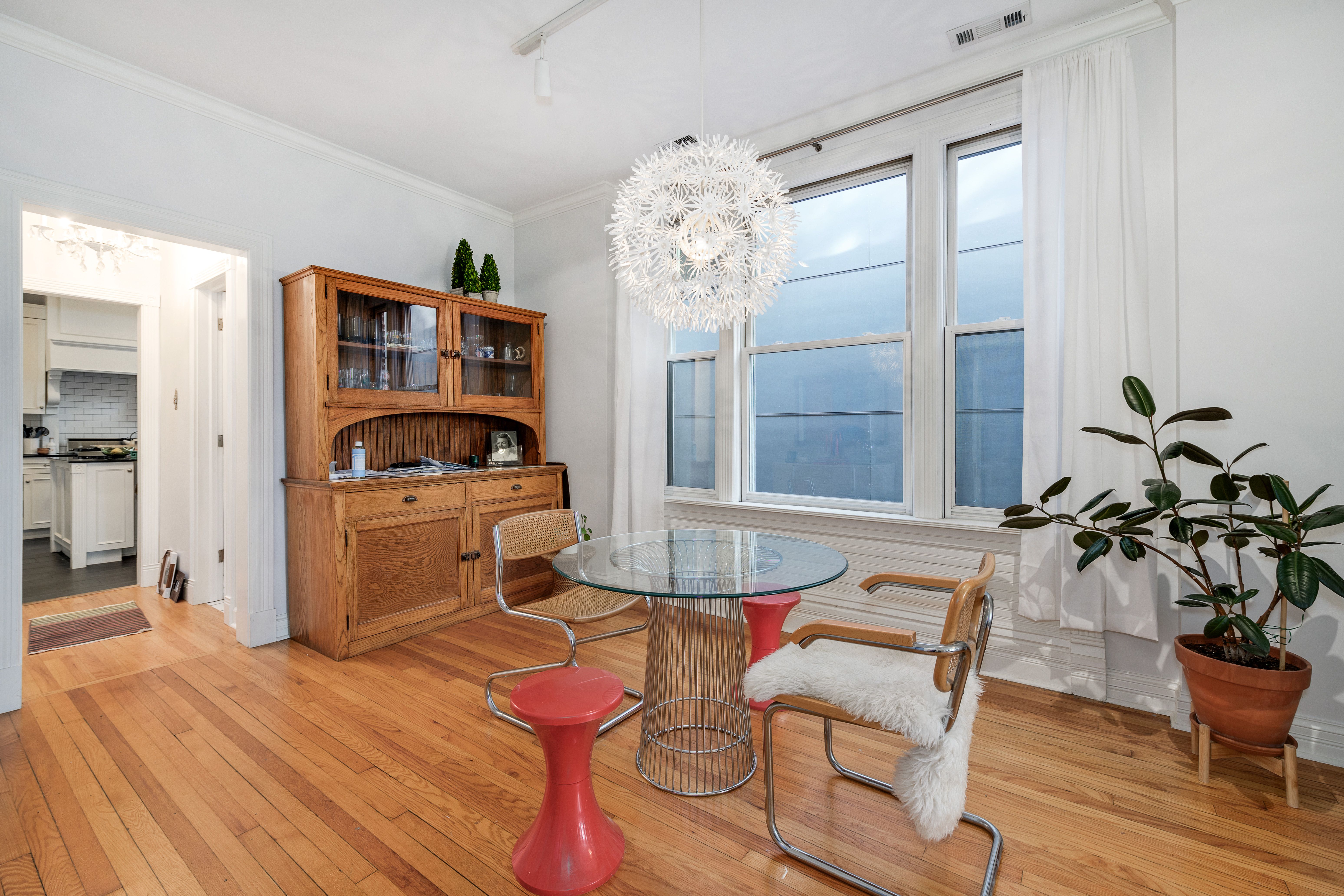 2038 W Huron 
