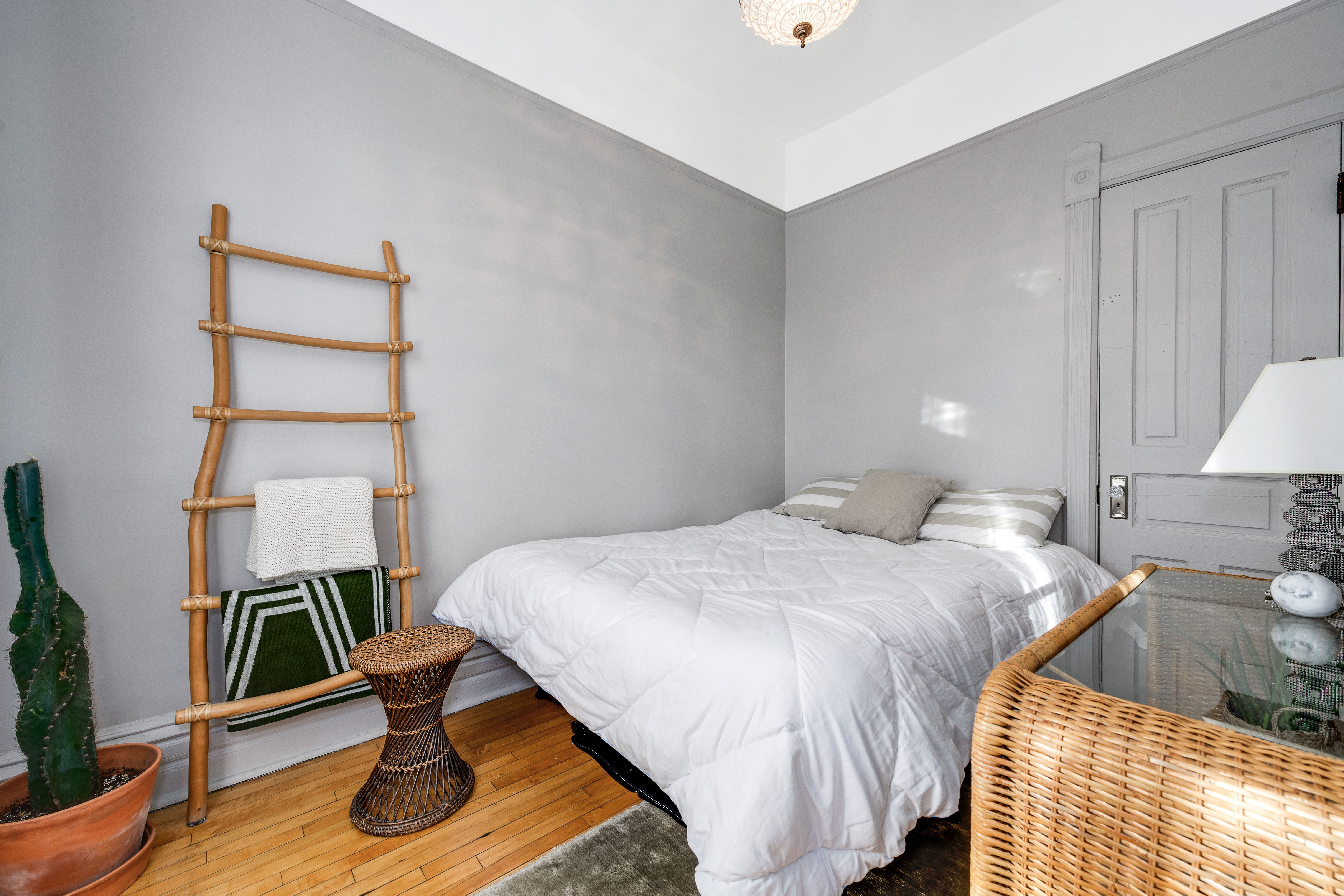 2038 W Huron 