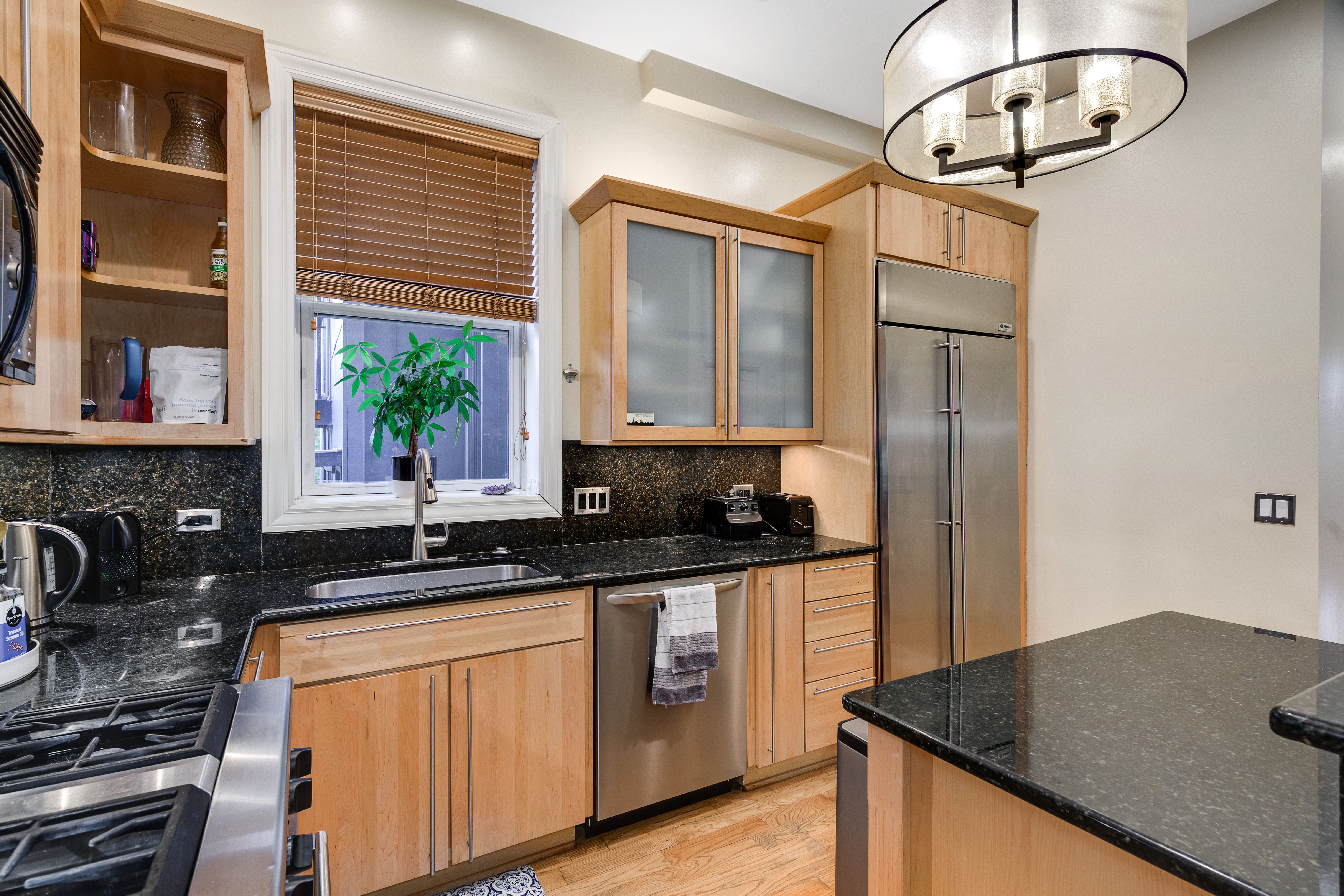 2038 W Huron 