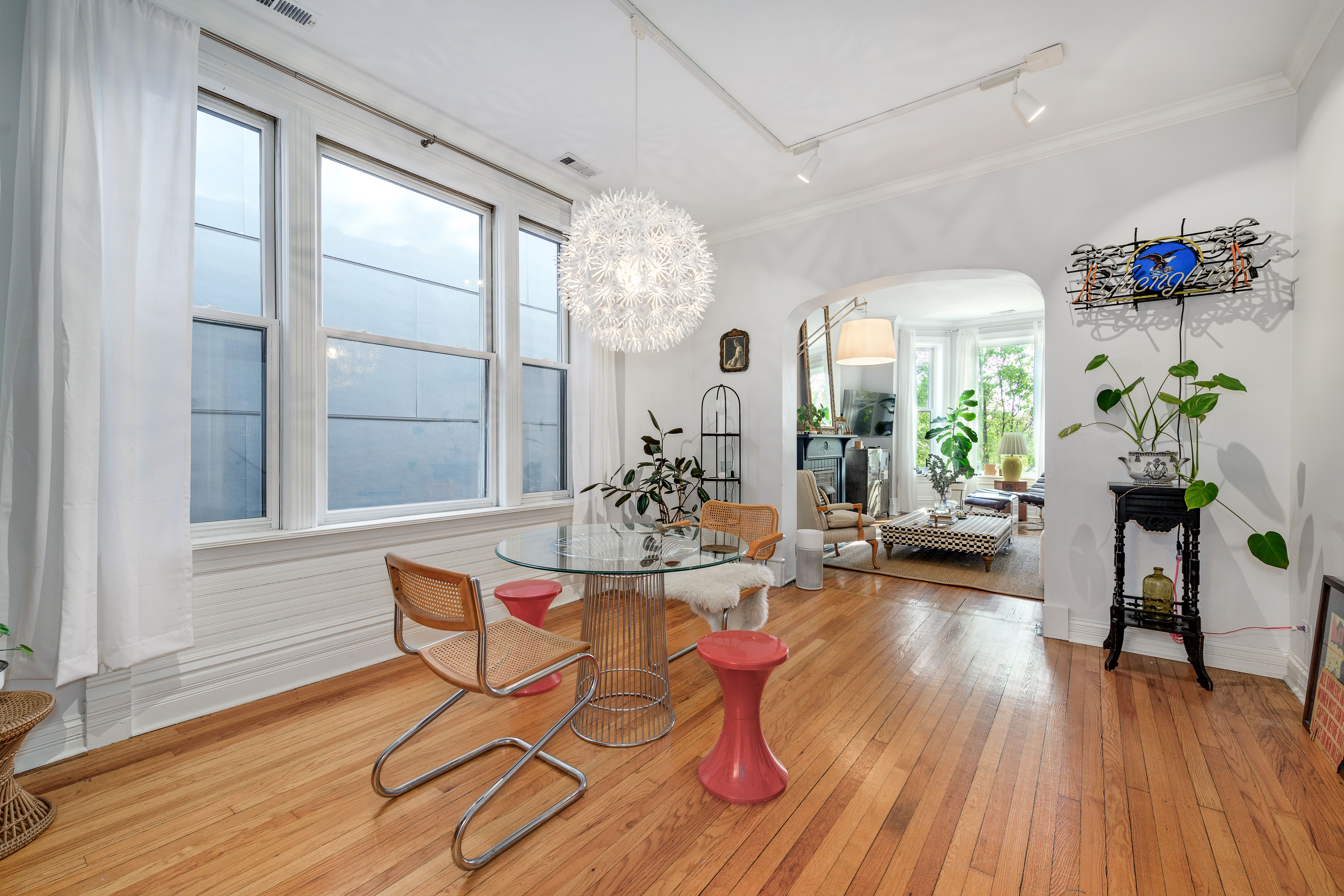 2038 W Huron 