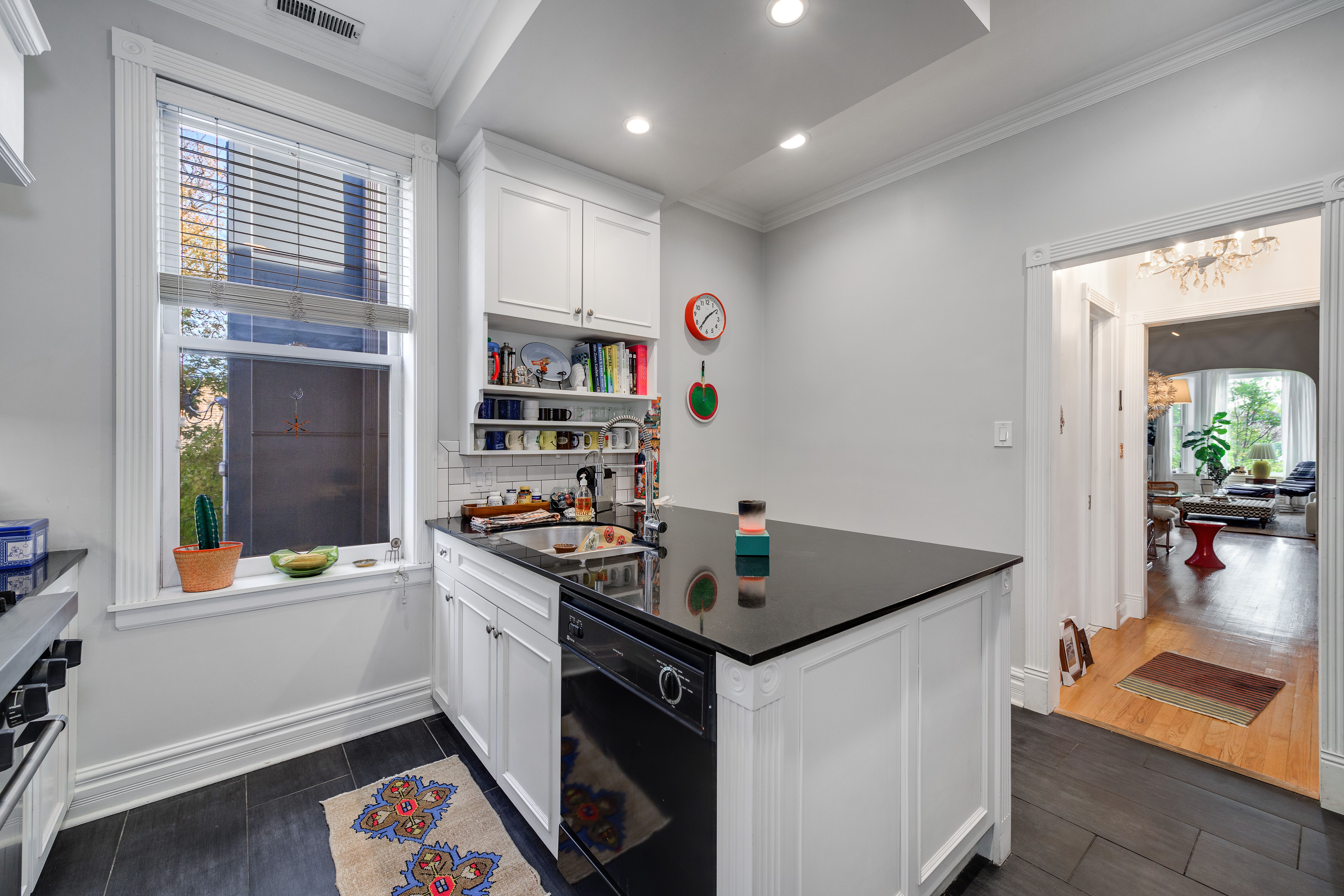 2038 W Huron 