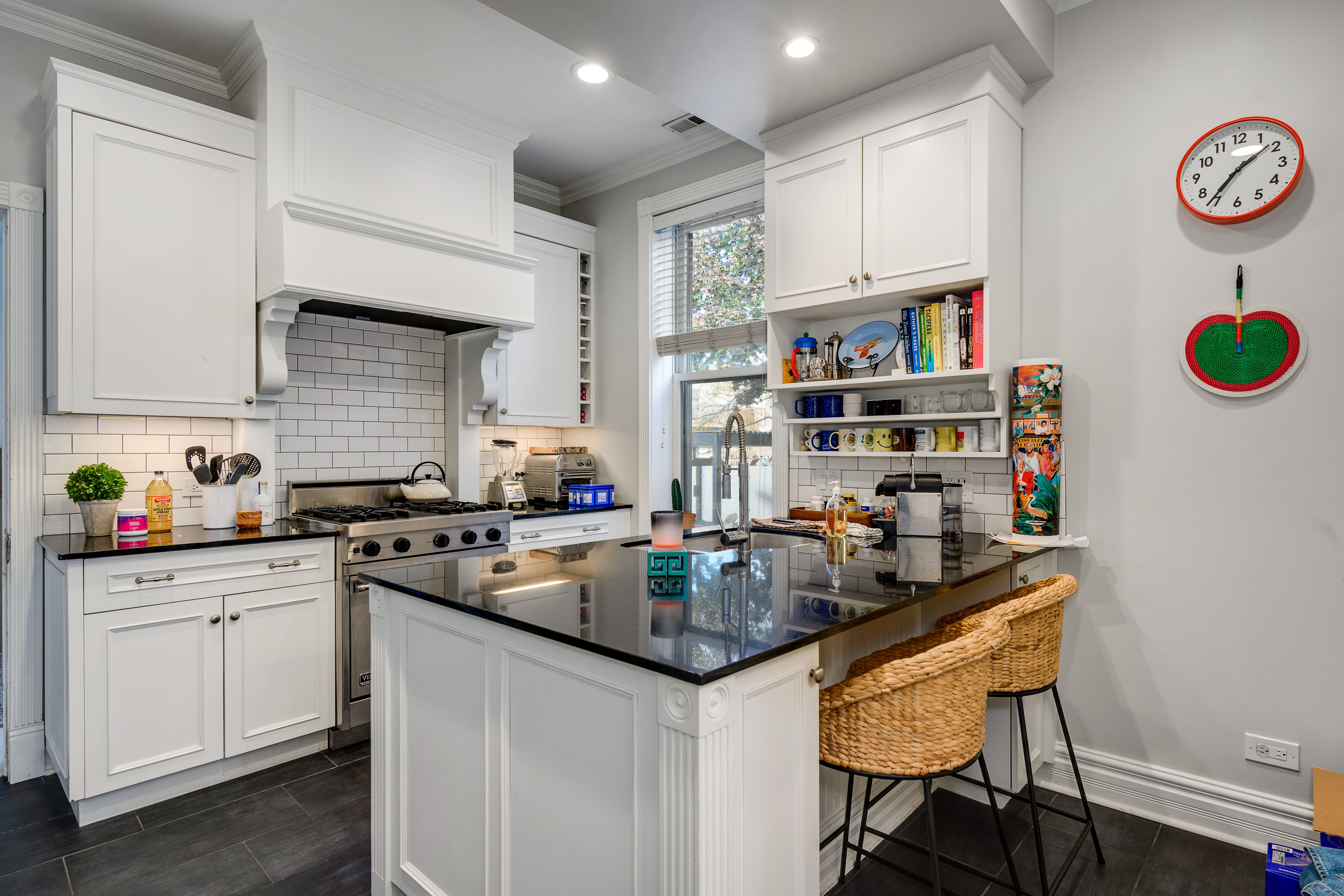 2038 W Huron 