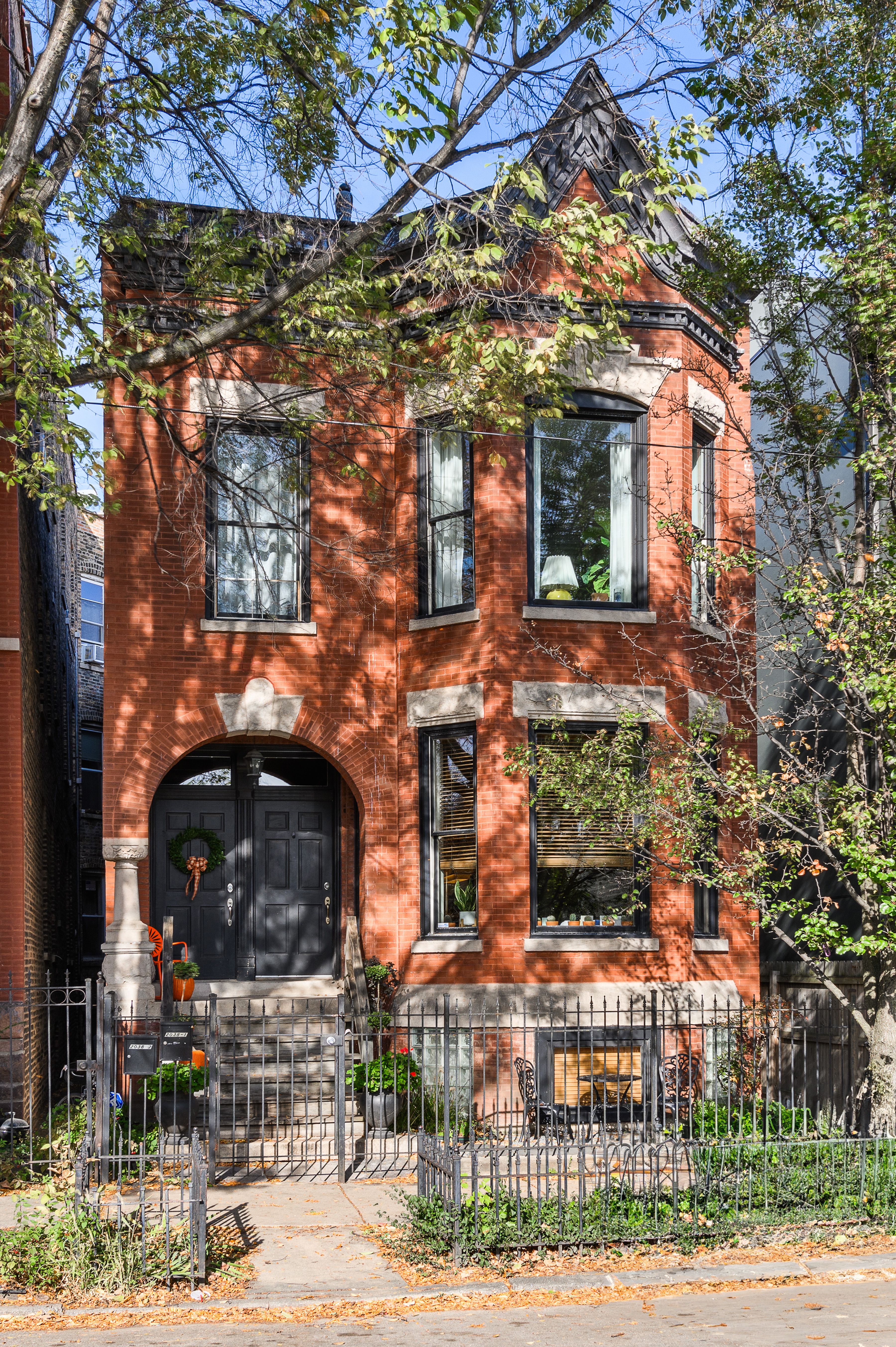 2038 W Huron 