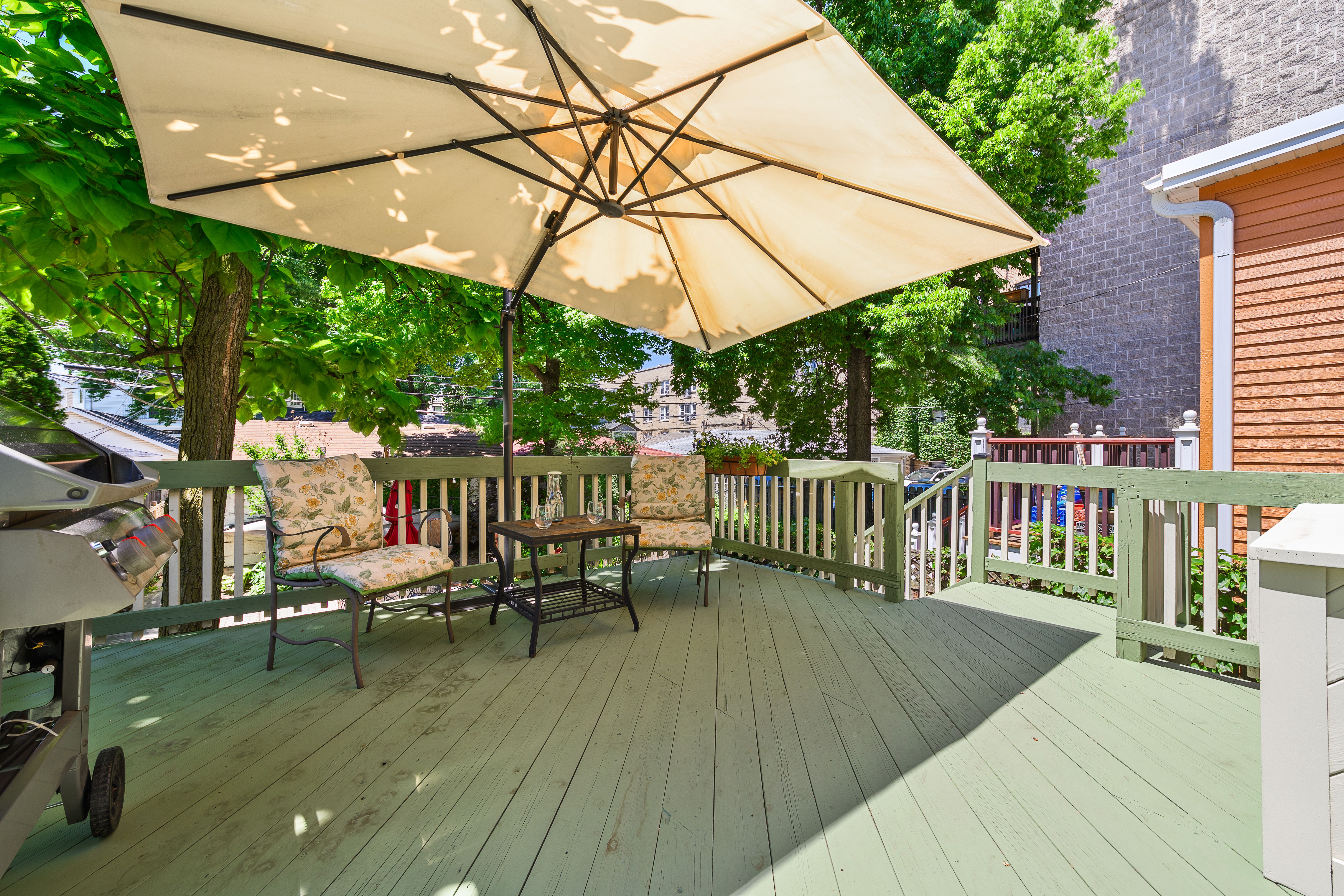4338 N Ashland 