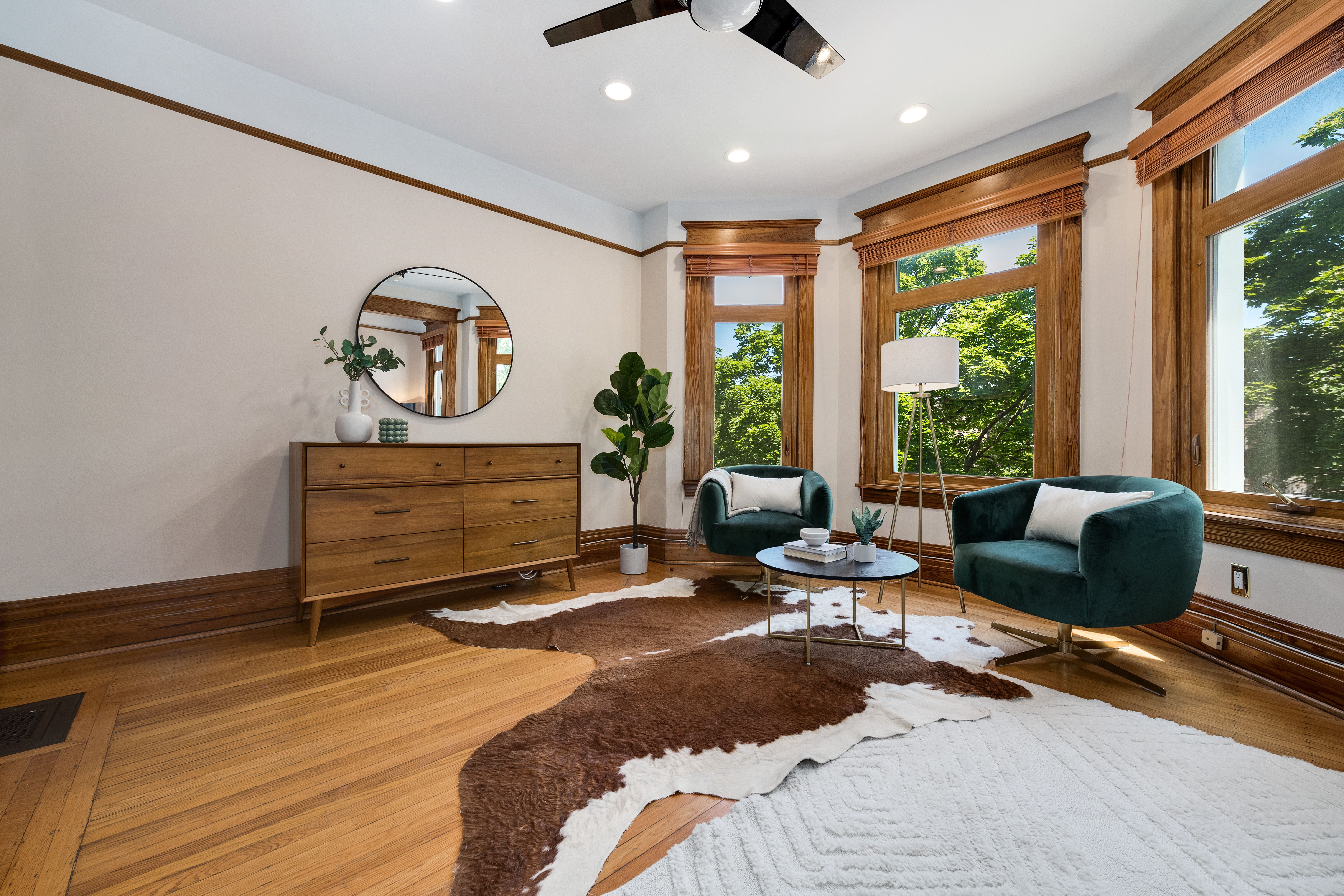 4338 N Ashland 