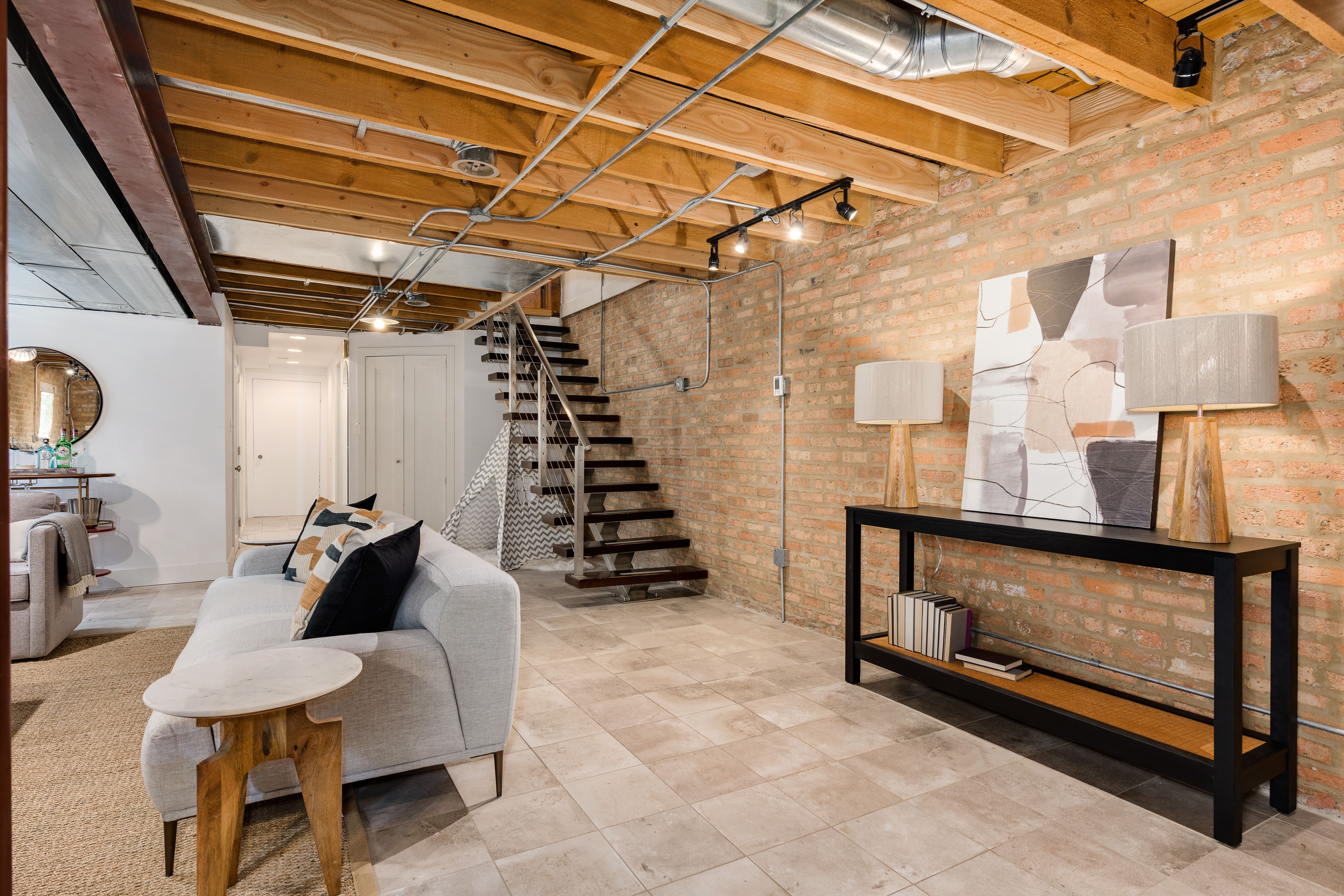 4338 N Ashland 