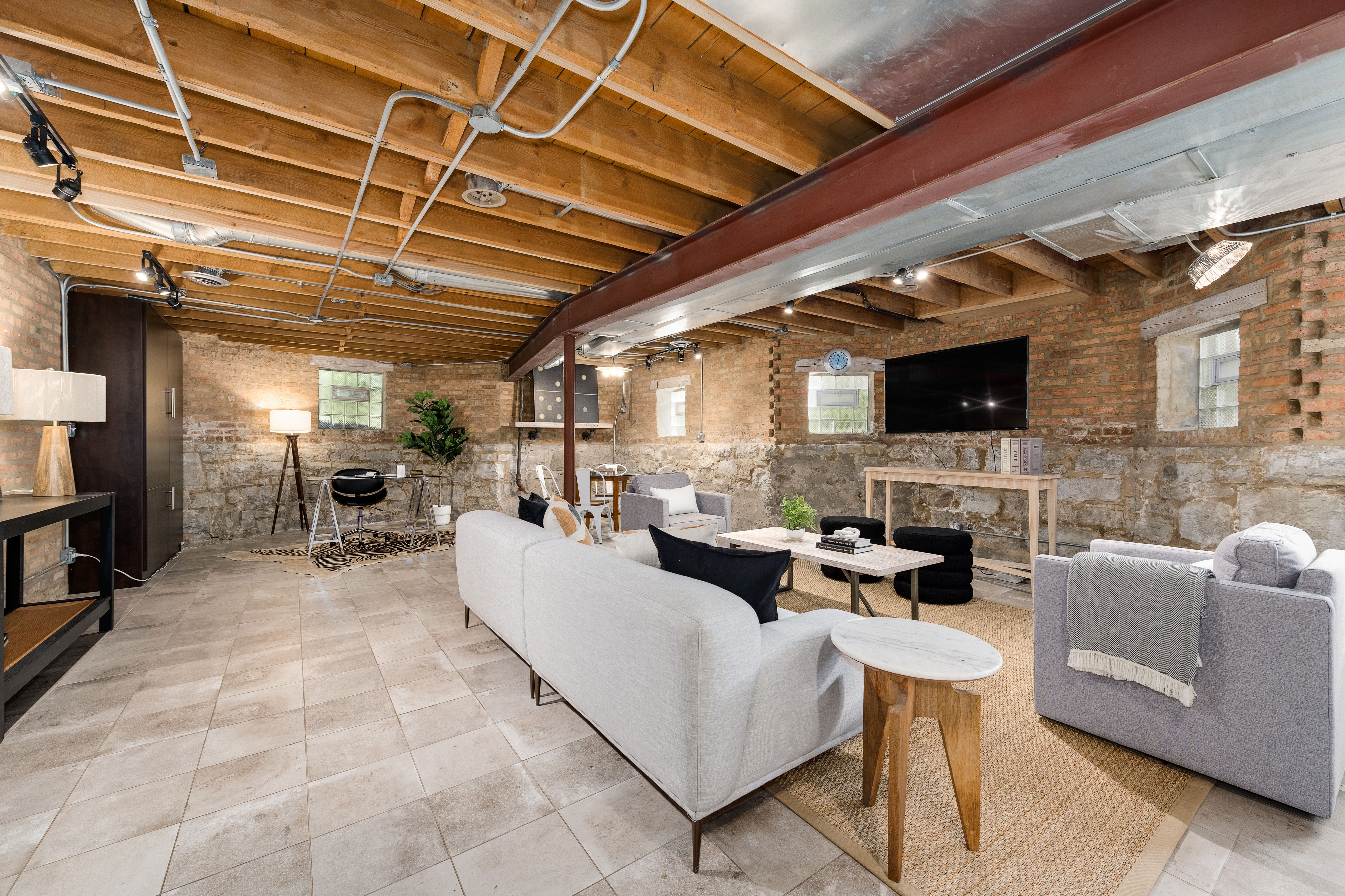 4338 N Ashland 