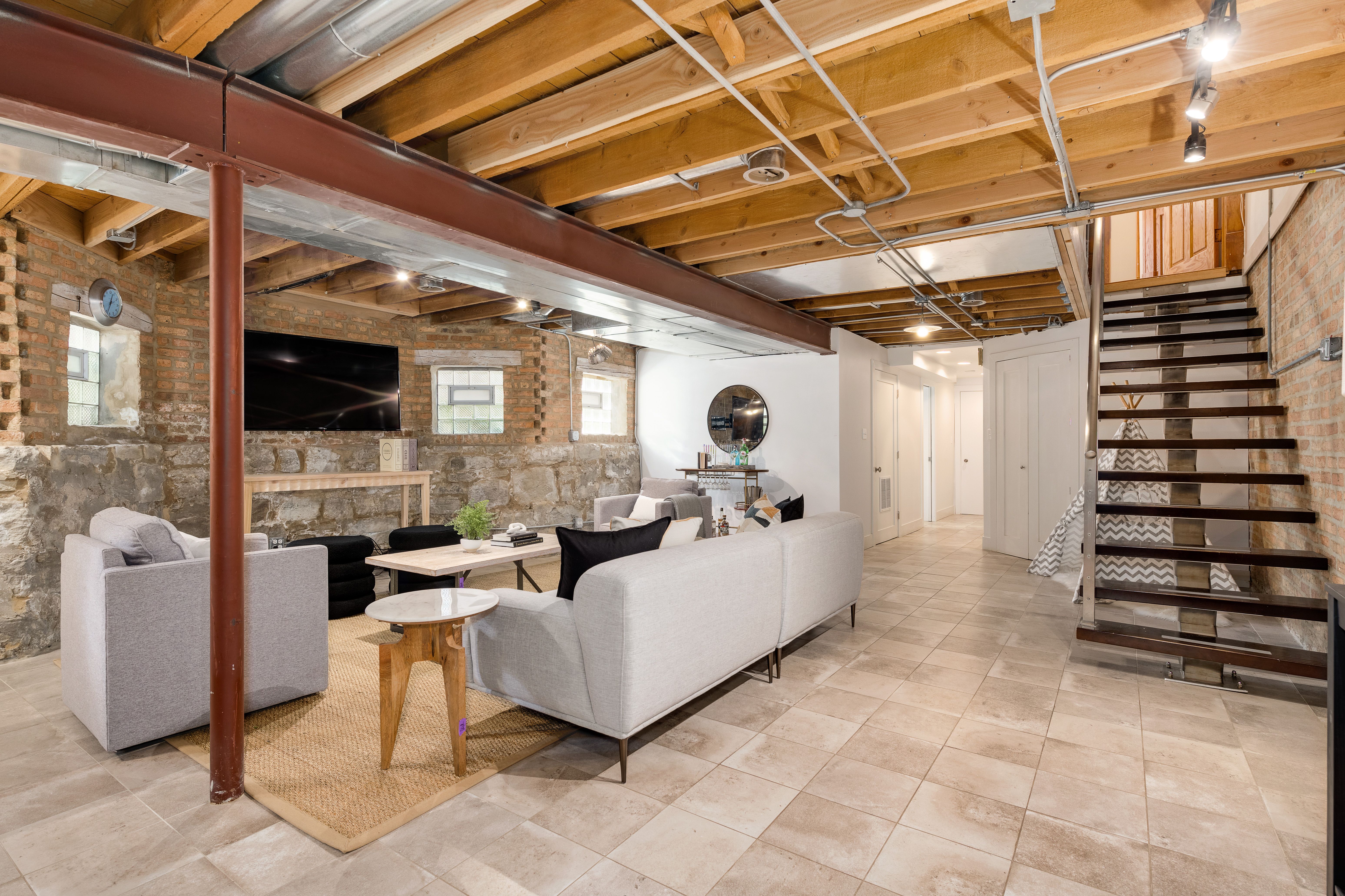 4338 N Ashland 