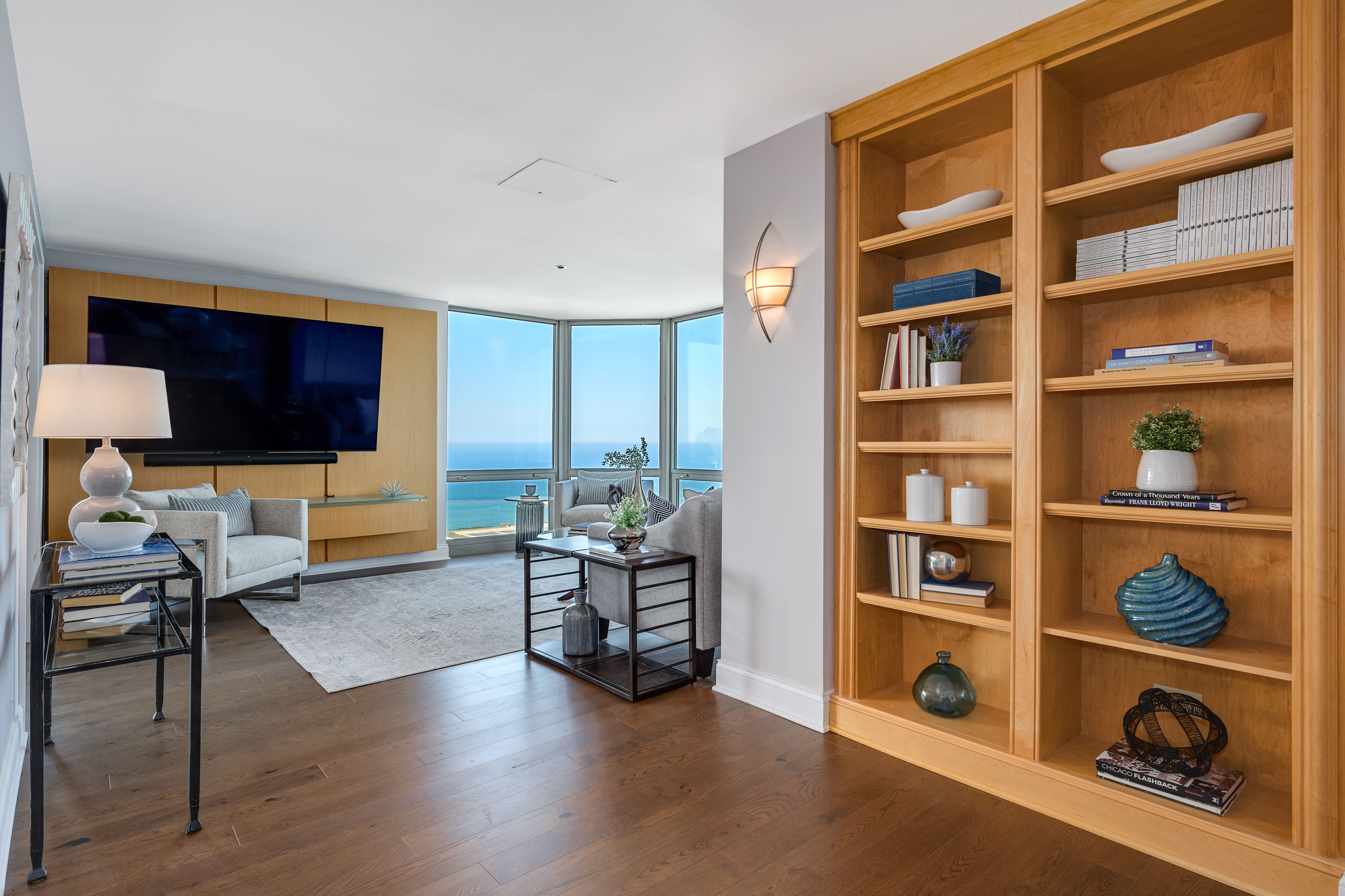 195 North Harbor 5501 