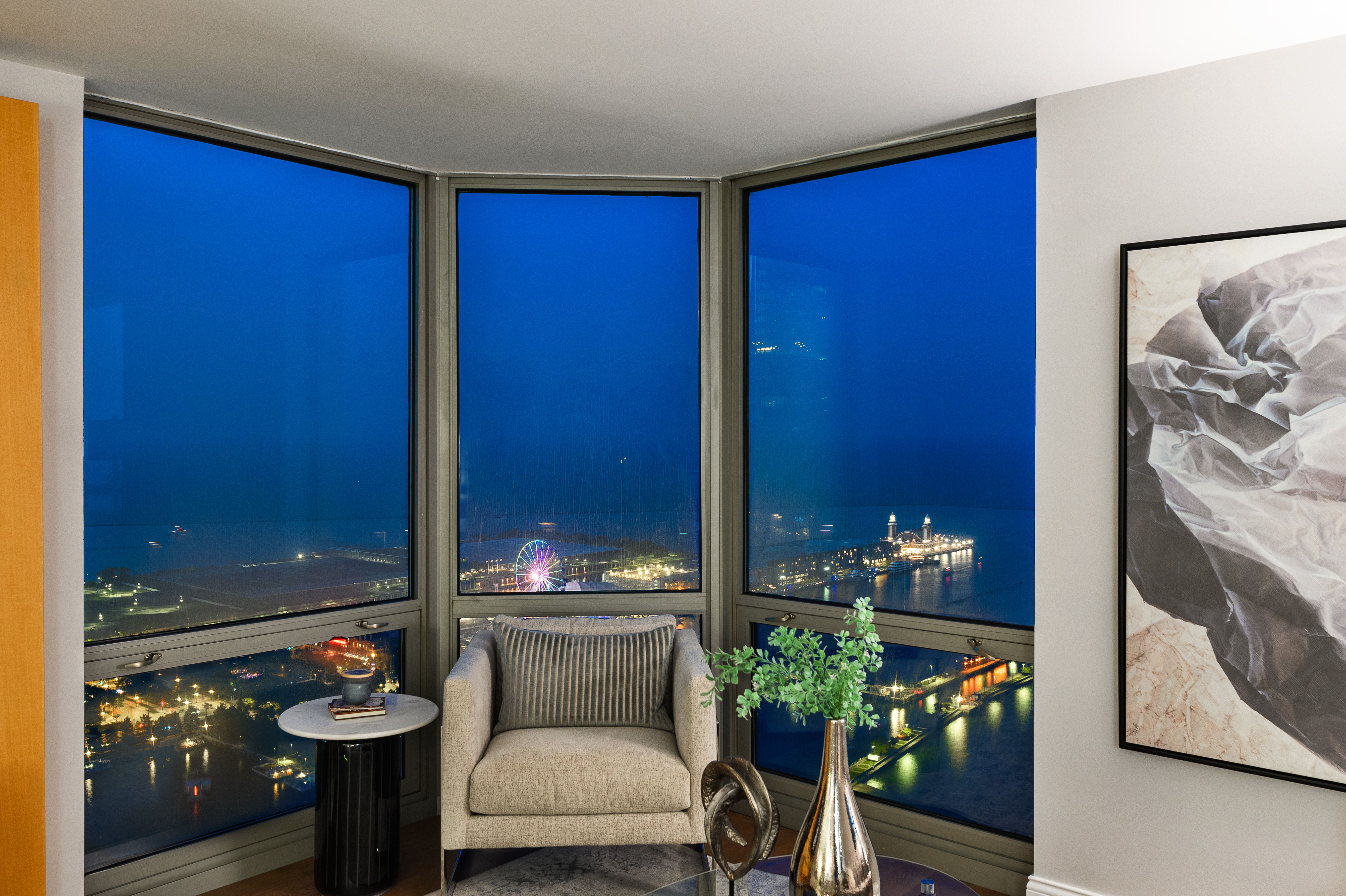 195 North Harbor 5501 