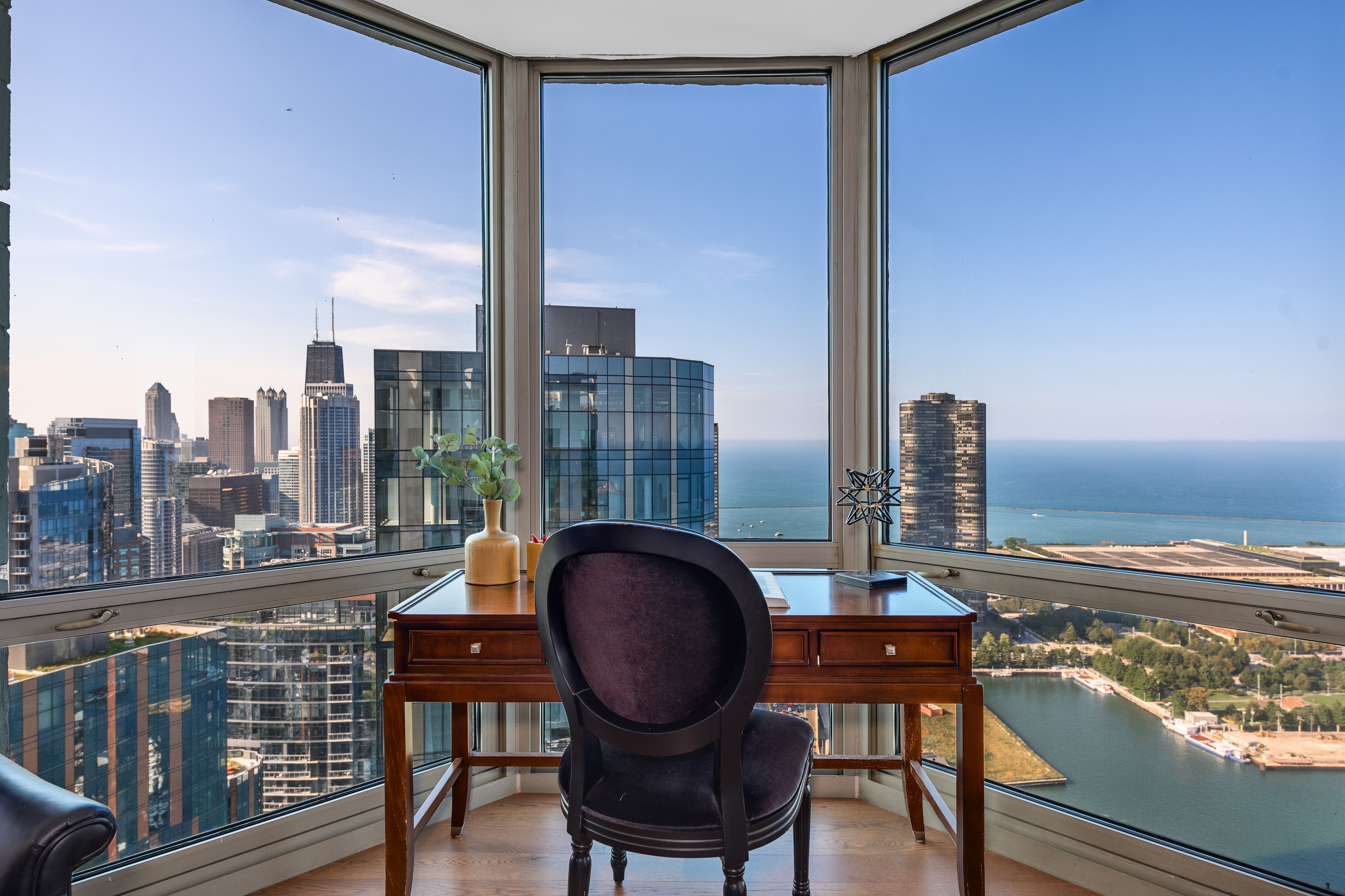 195 North Harbor 5501 