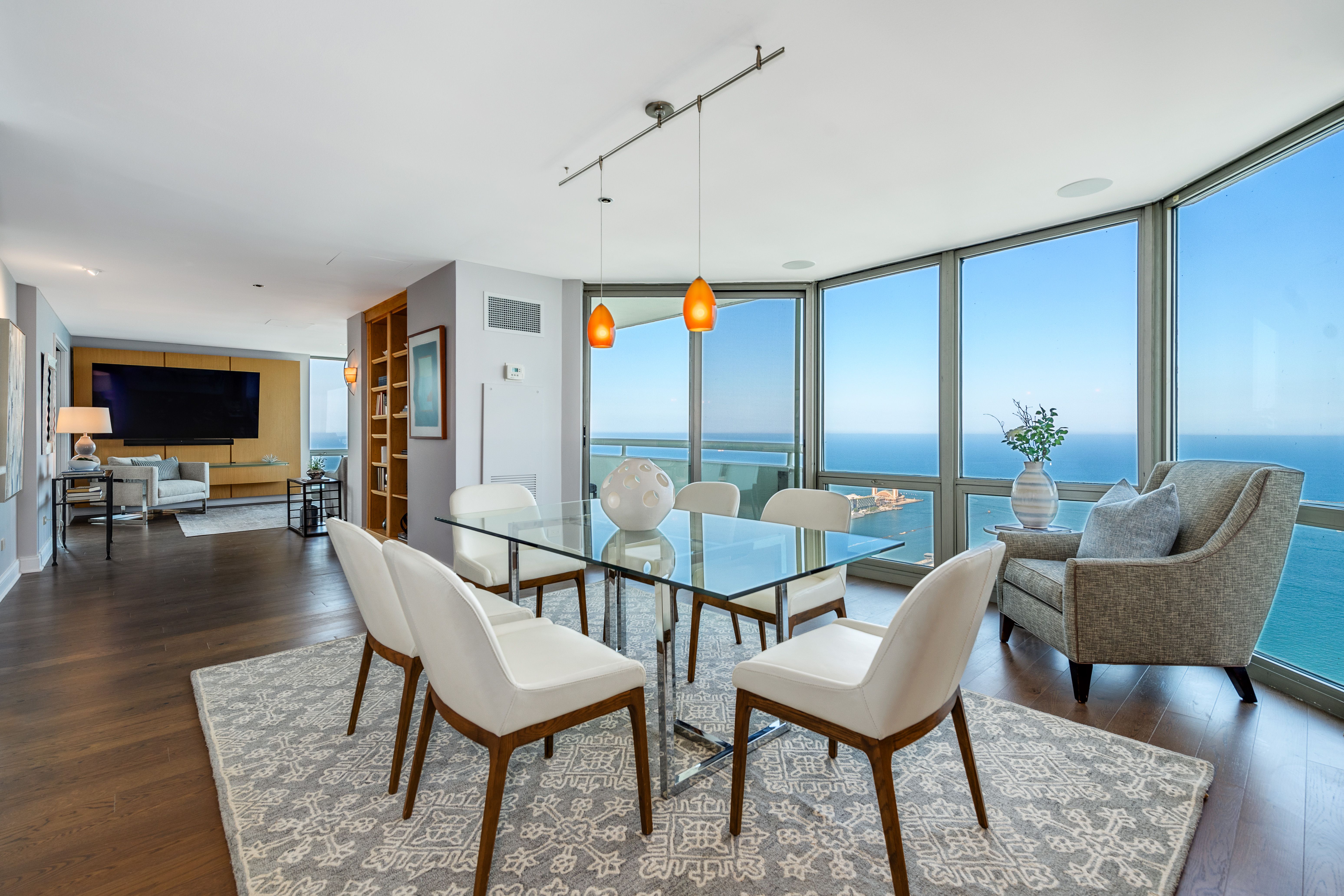 195 North Harbor 5501 