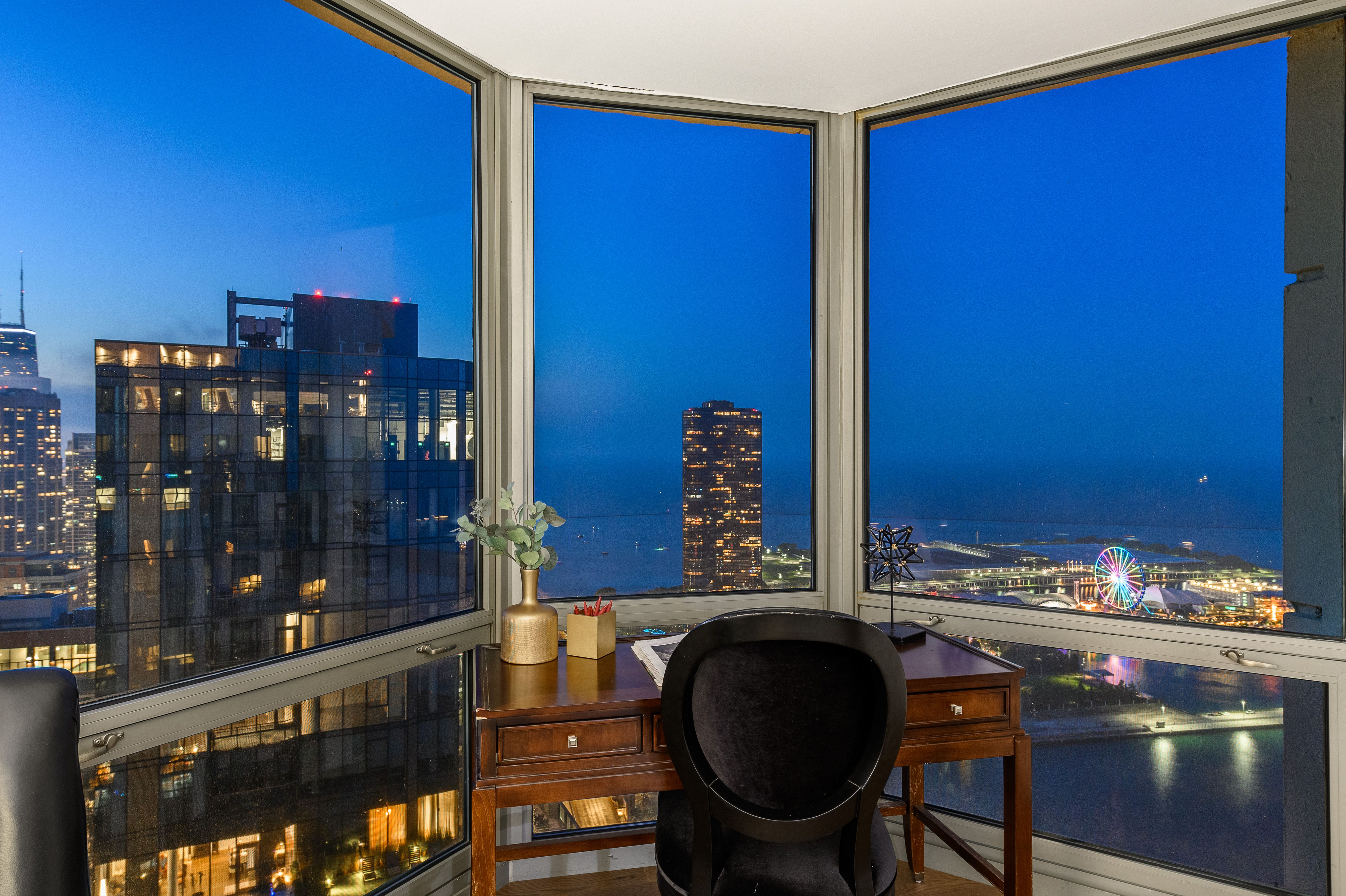 195 North Harbor 5501 