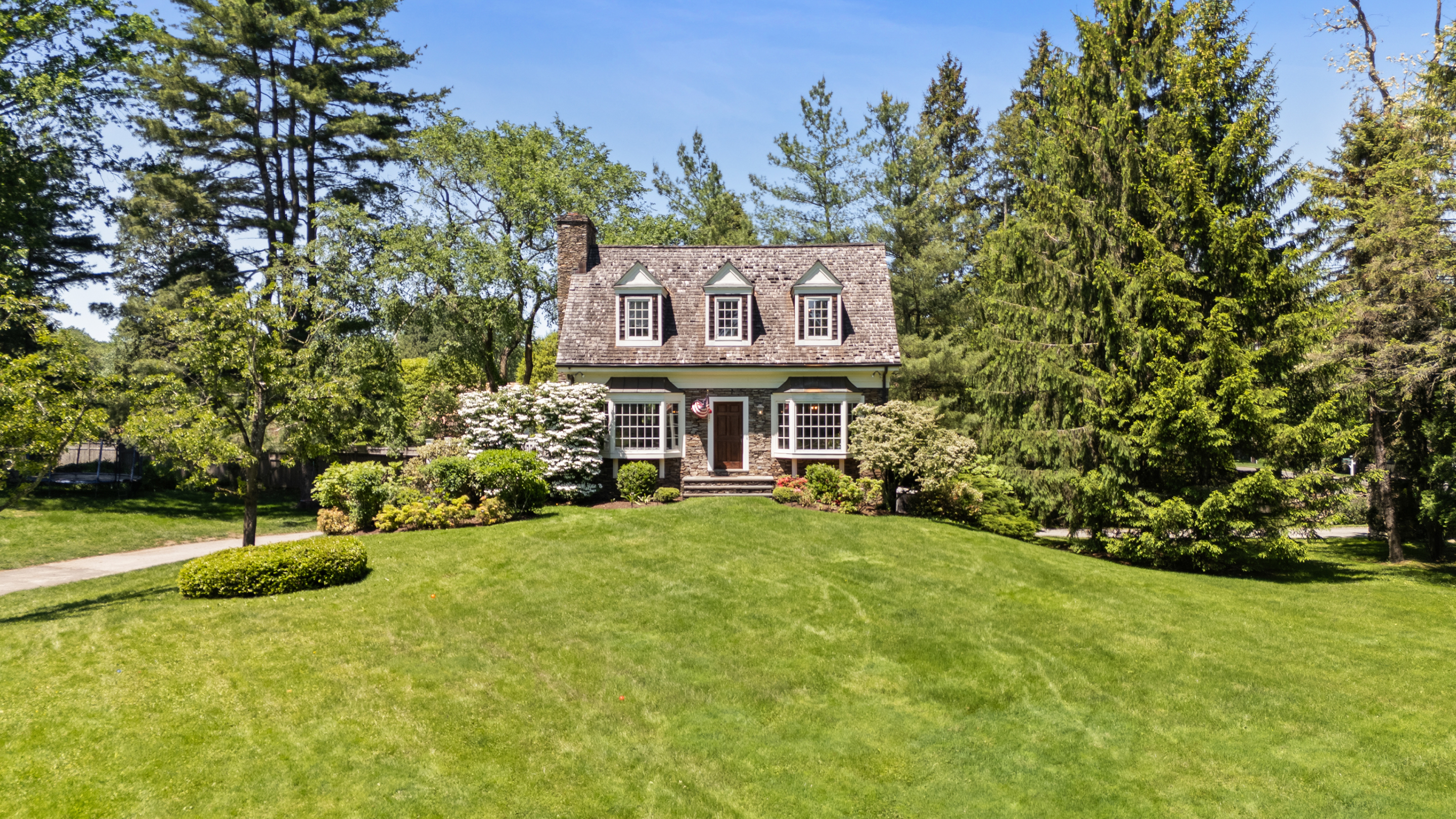 280 Round Hill Road