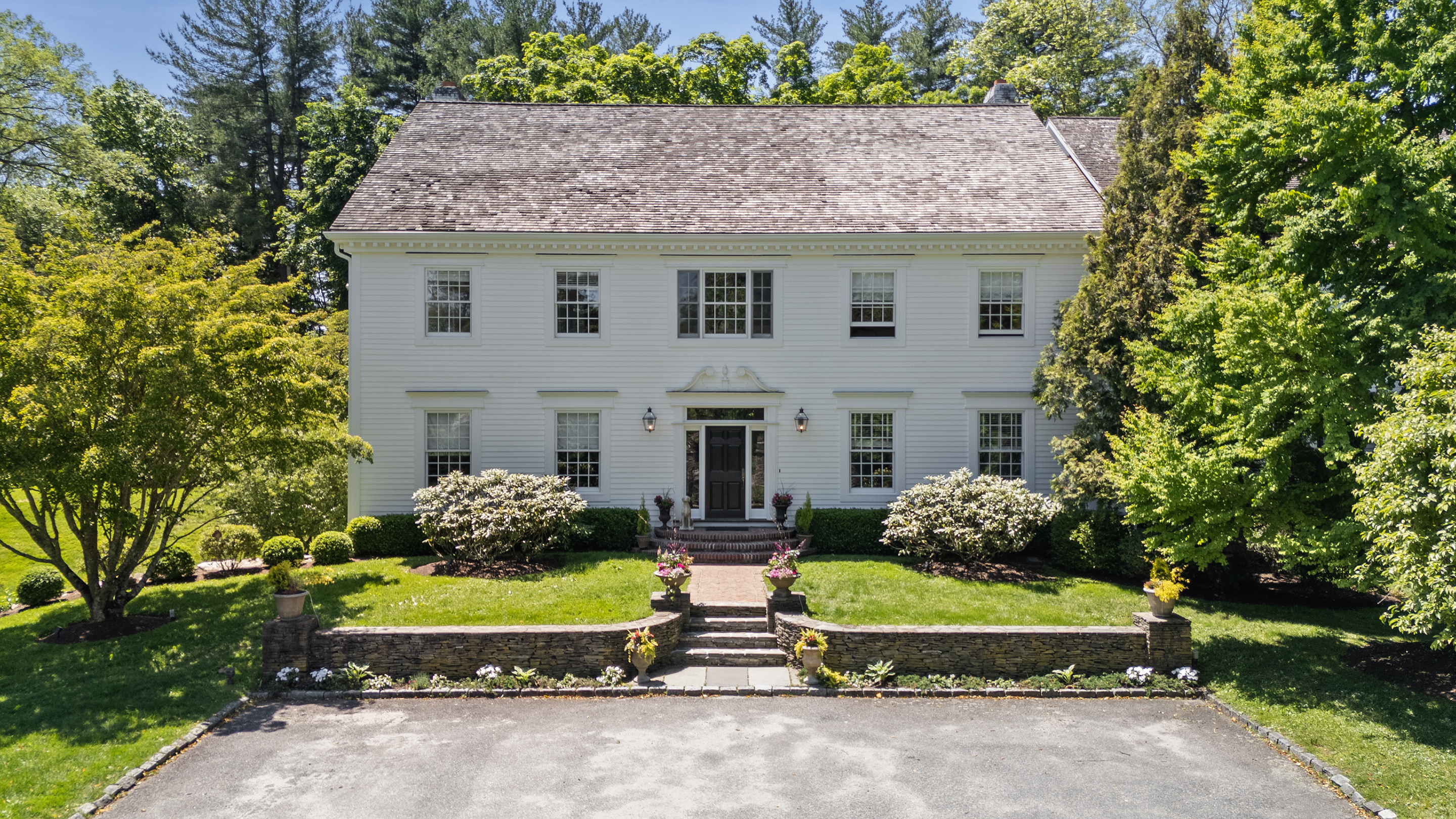 280 Round Hill Road